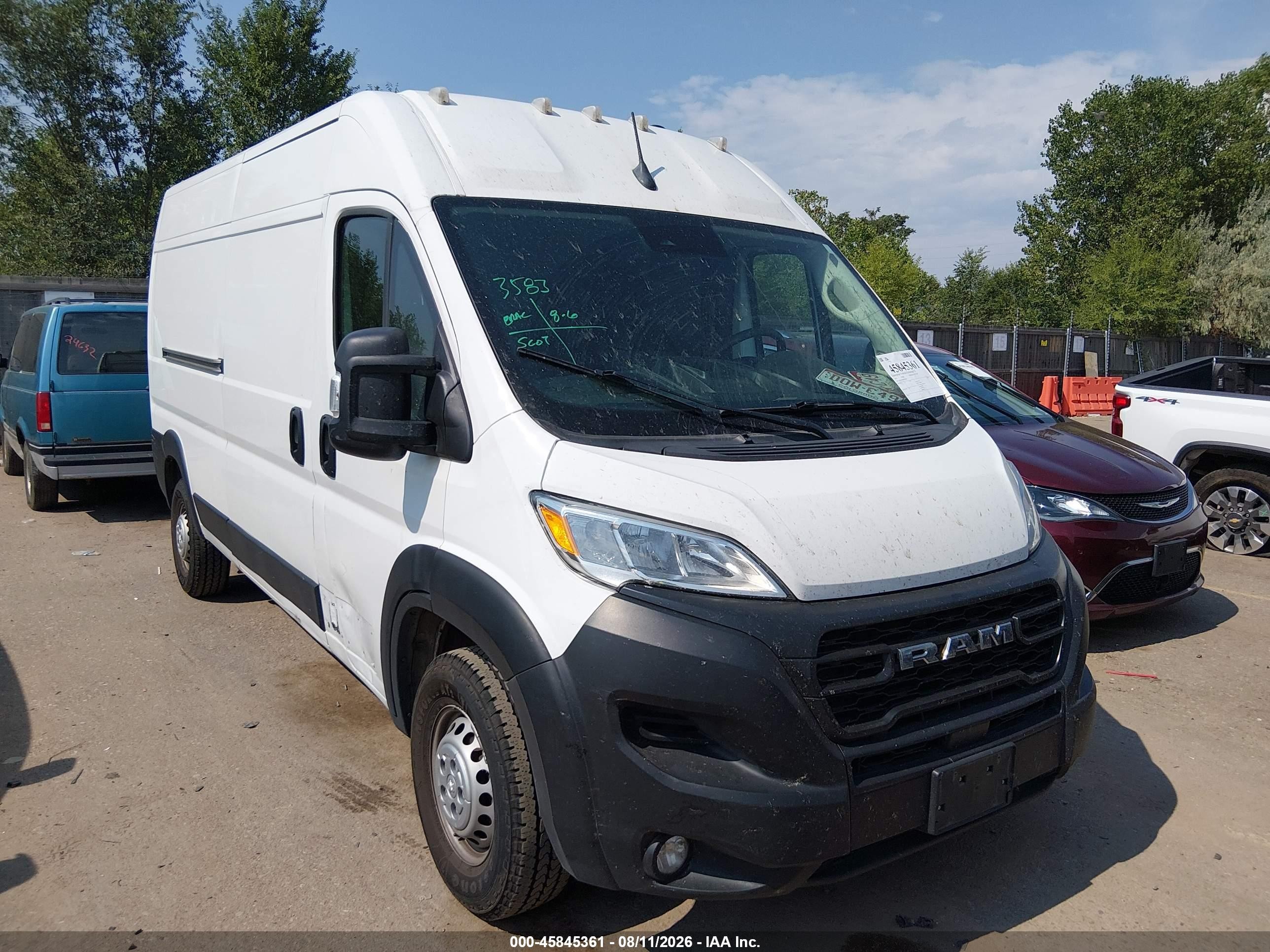2025 Ram ProMaster Cargo Tradesman, VIN 3C6LRVDG9SE506872 — Бок