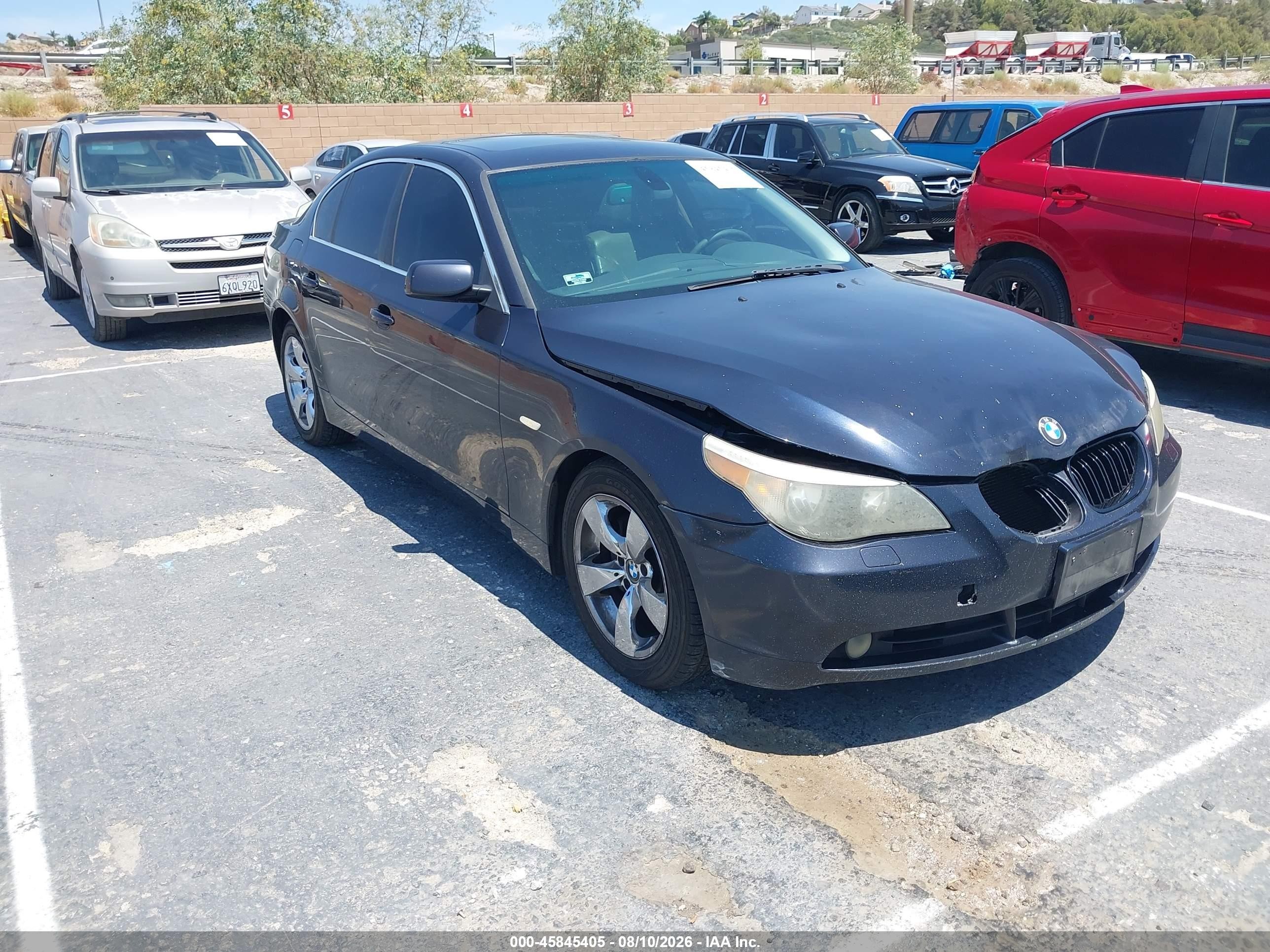 2007 BMW 5 Series 525i, VIN WBANE53557CW59760 — Перед