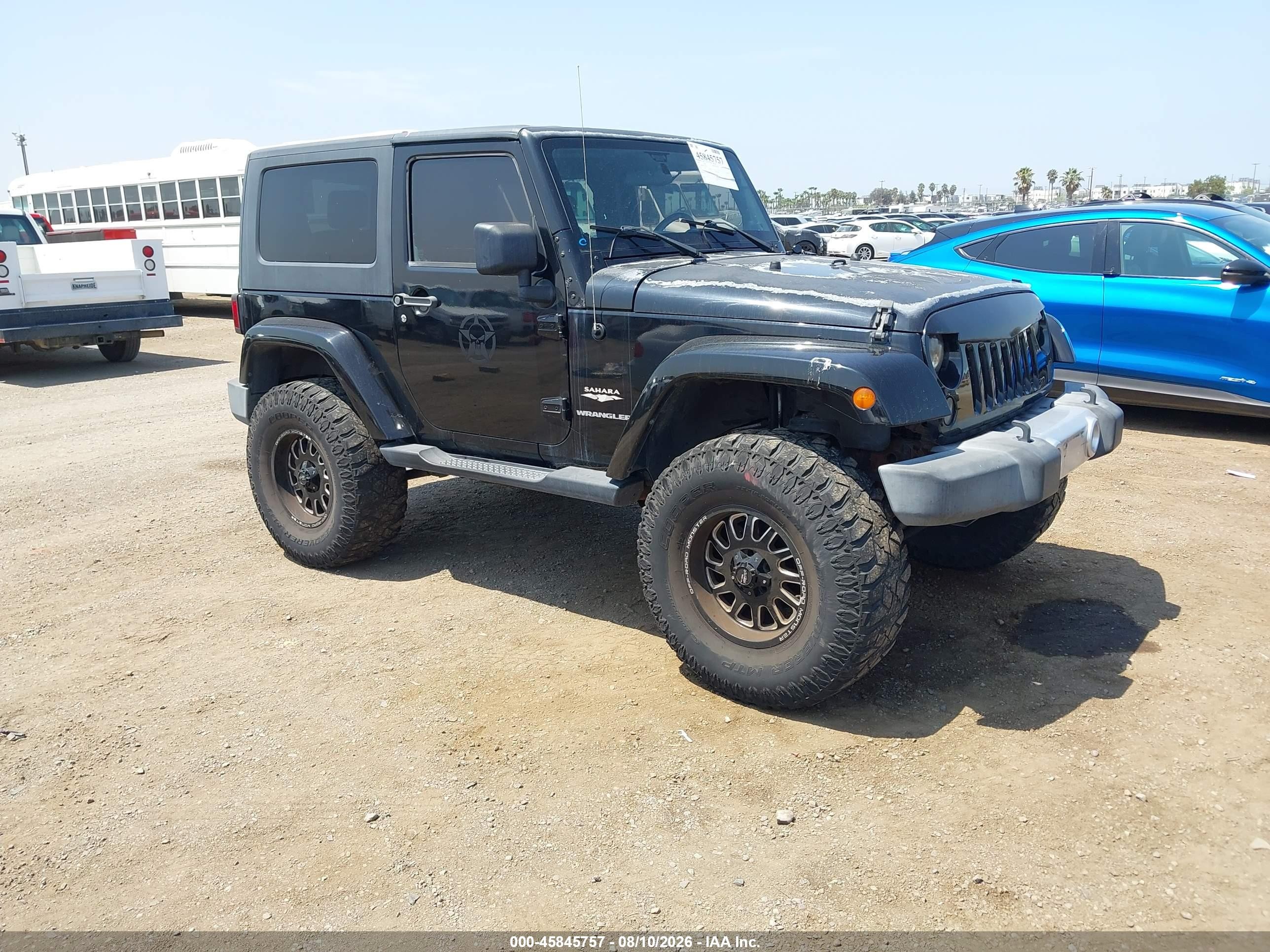 2008 Jeep Wrangler Sahara, VIN 1J8FA54128L561245 — Normal wear
