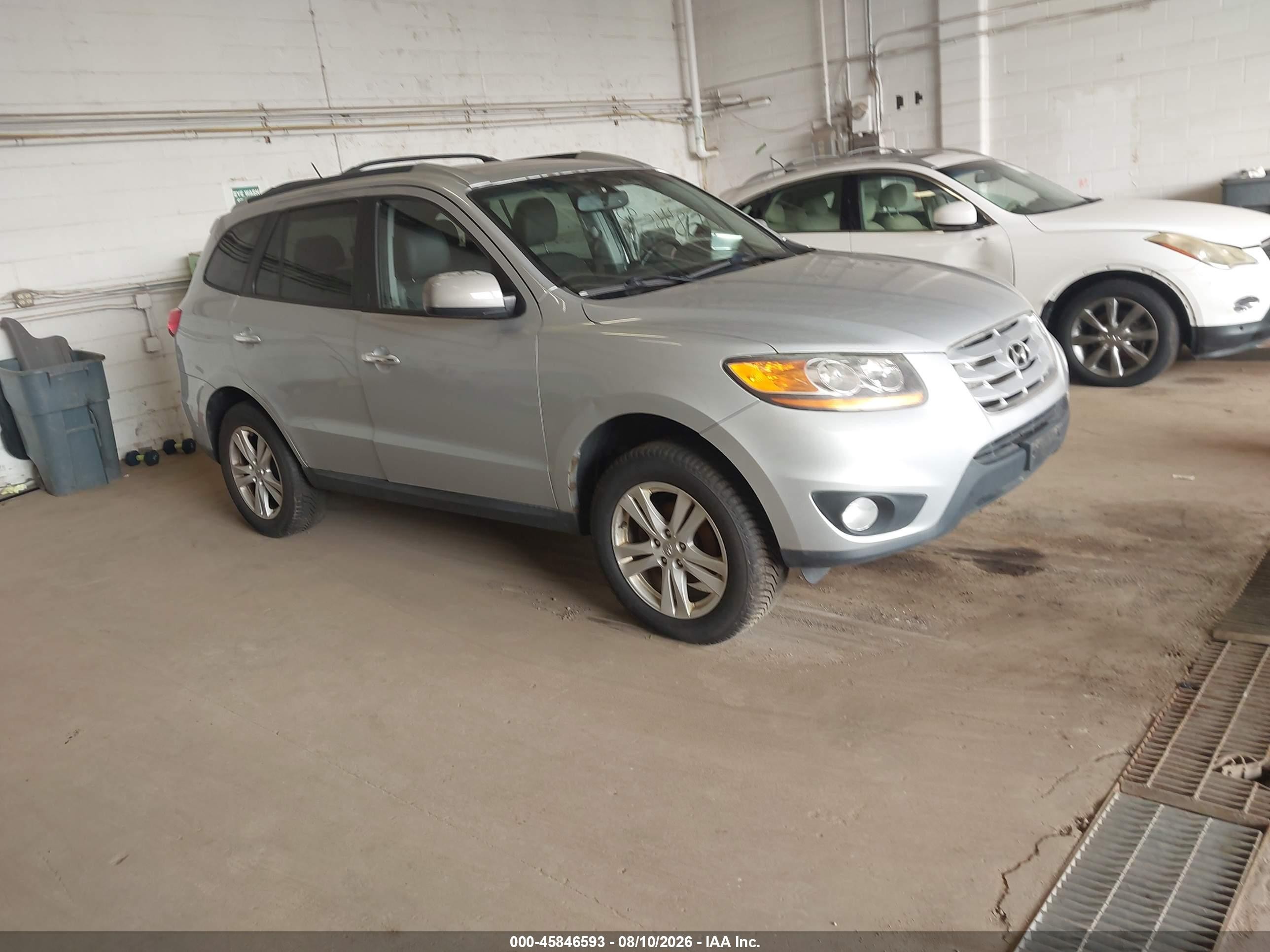 2010 Hyundai Santa Fe Limited, VIN 5NMSK4AG8AH395679 — Normal wear