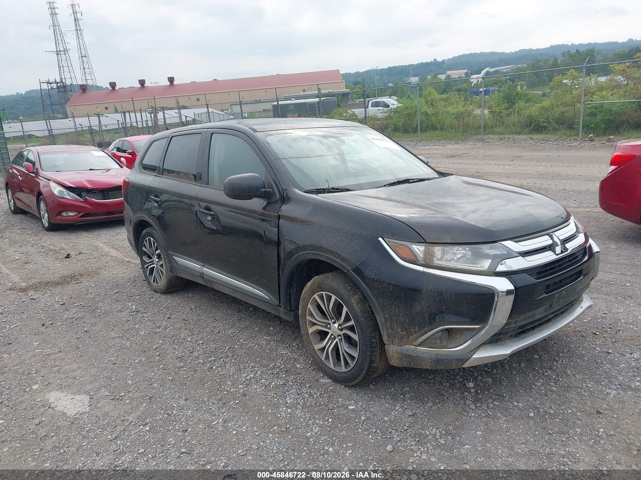 2018 Mitsubishi Outlander ES, VIN JA4AZ3A30JZ050005 — Normal wear