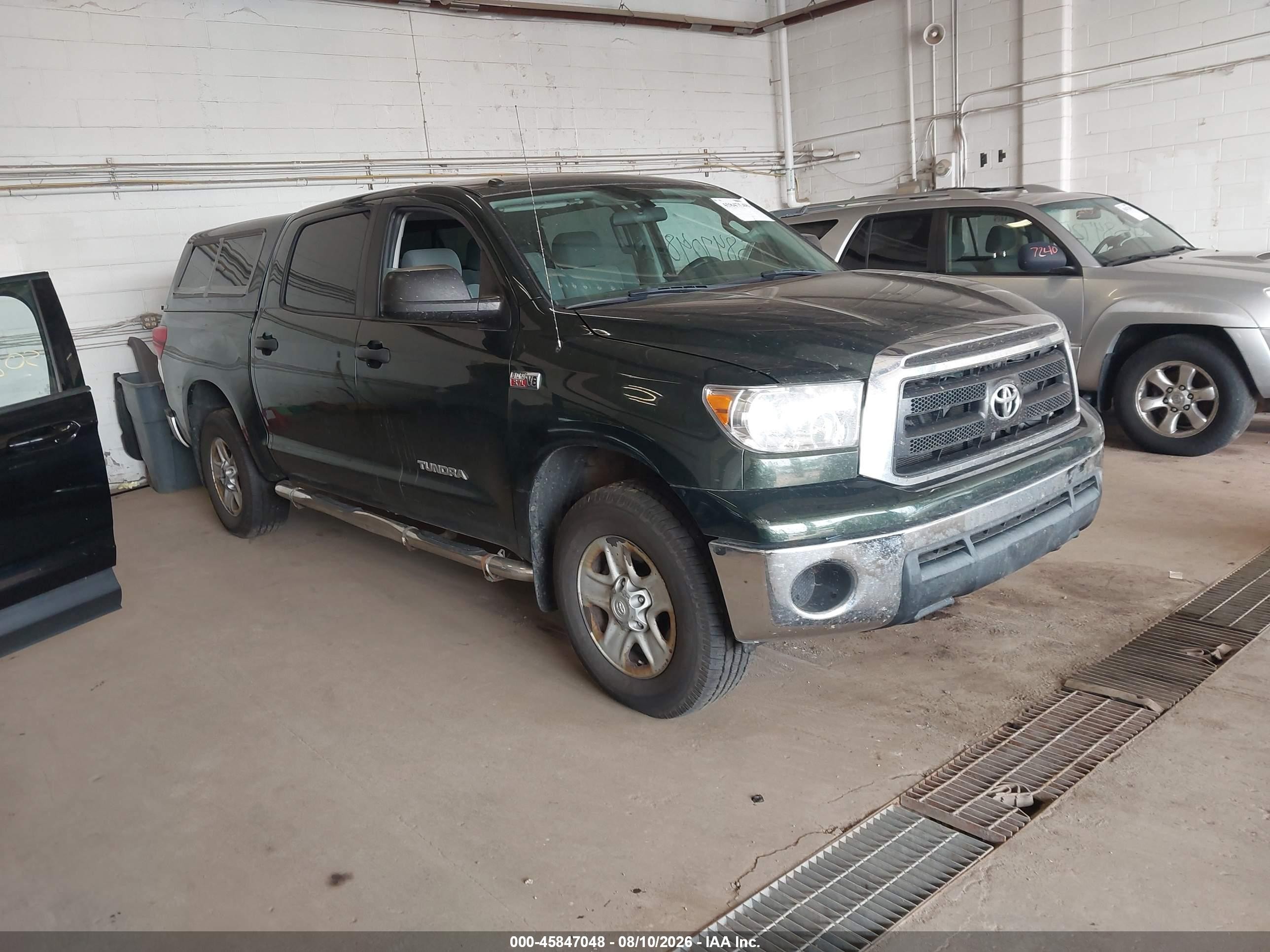 2011 Toyota Tundra, VIN 5TFDY5F12BX183497 — Normal wear