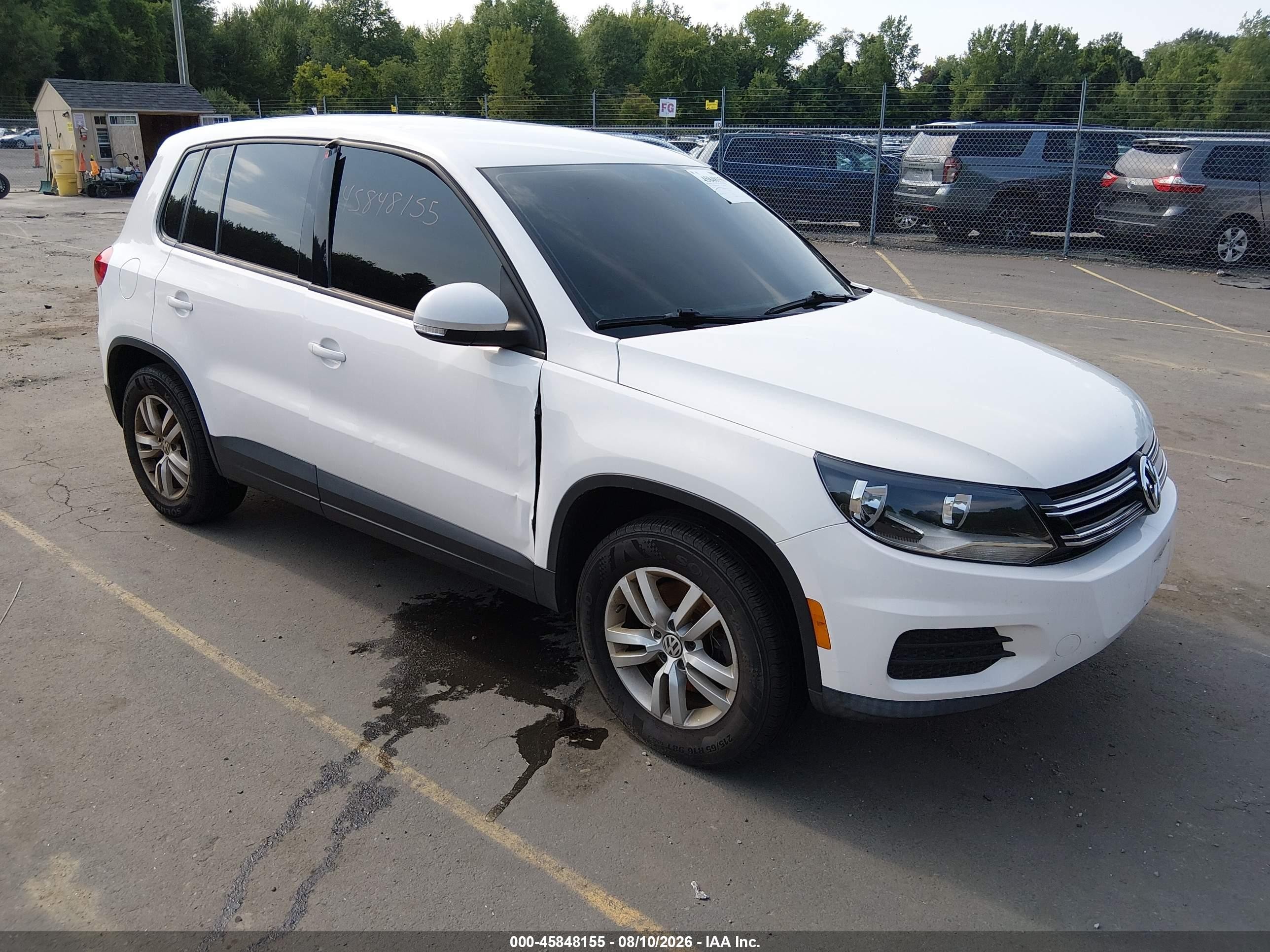 2013 Volkswagen Tiguan S, VIN WVGBV3AX2DW068614 — Normal wear