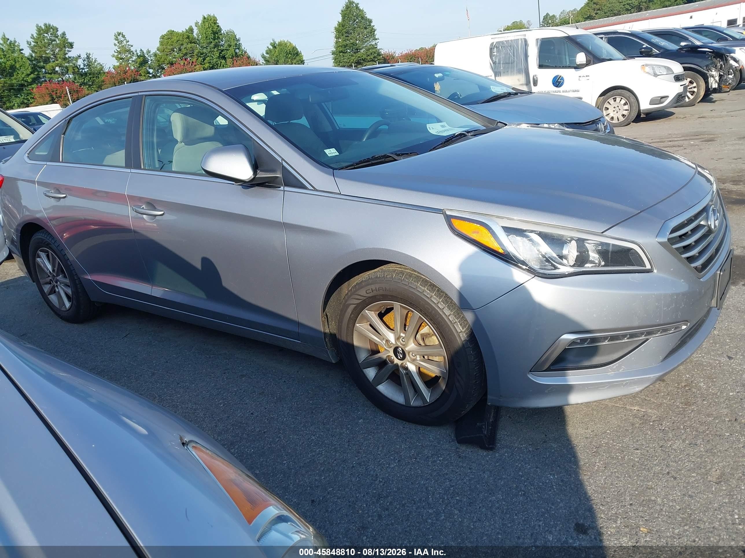 2015 Hyundai Sonata SE, VIN 5NPE24AF4FH002288 — Normal wear