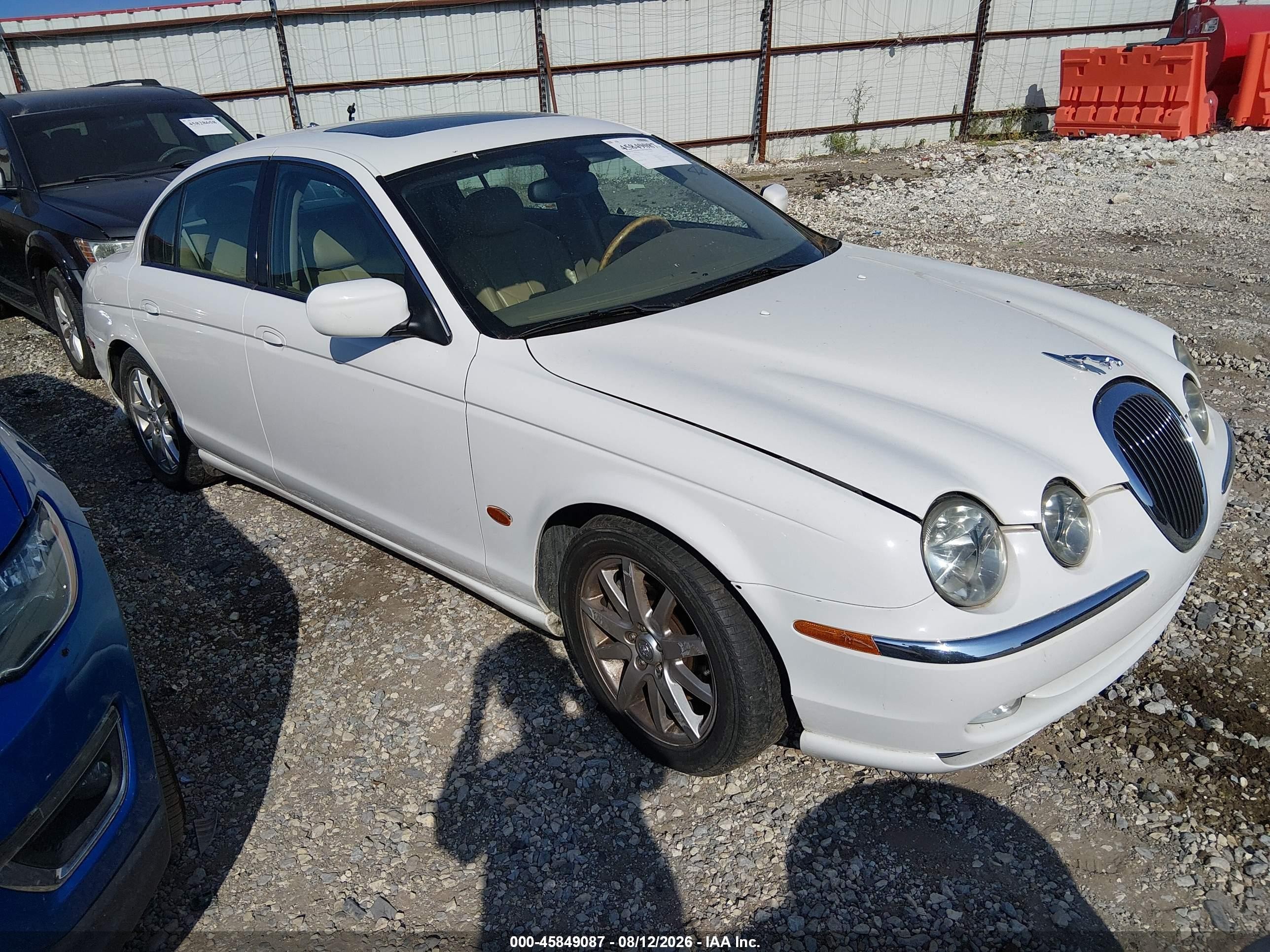 2002 Jaguar S-Type, VIN SAJDA01N82FM25234 — Normal wear