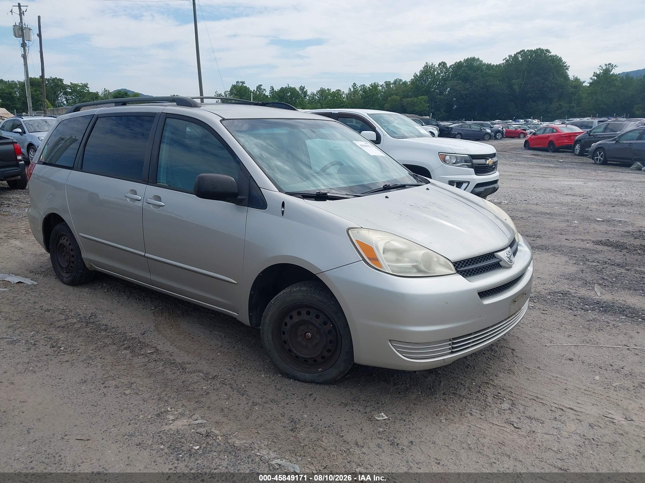 2005 Toyota Sienna LE, VIN 5TDZA23C15S233704 — Normal wear