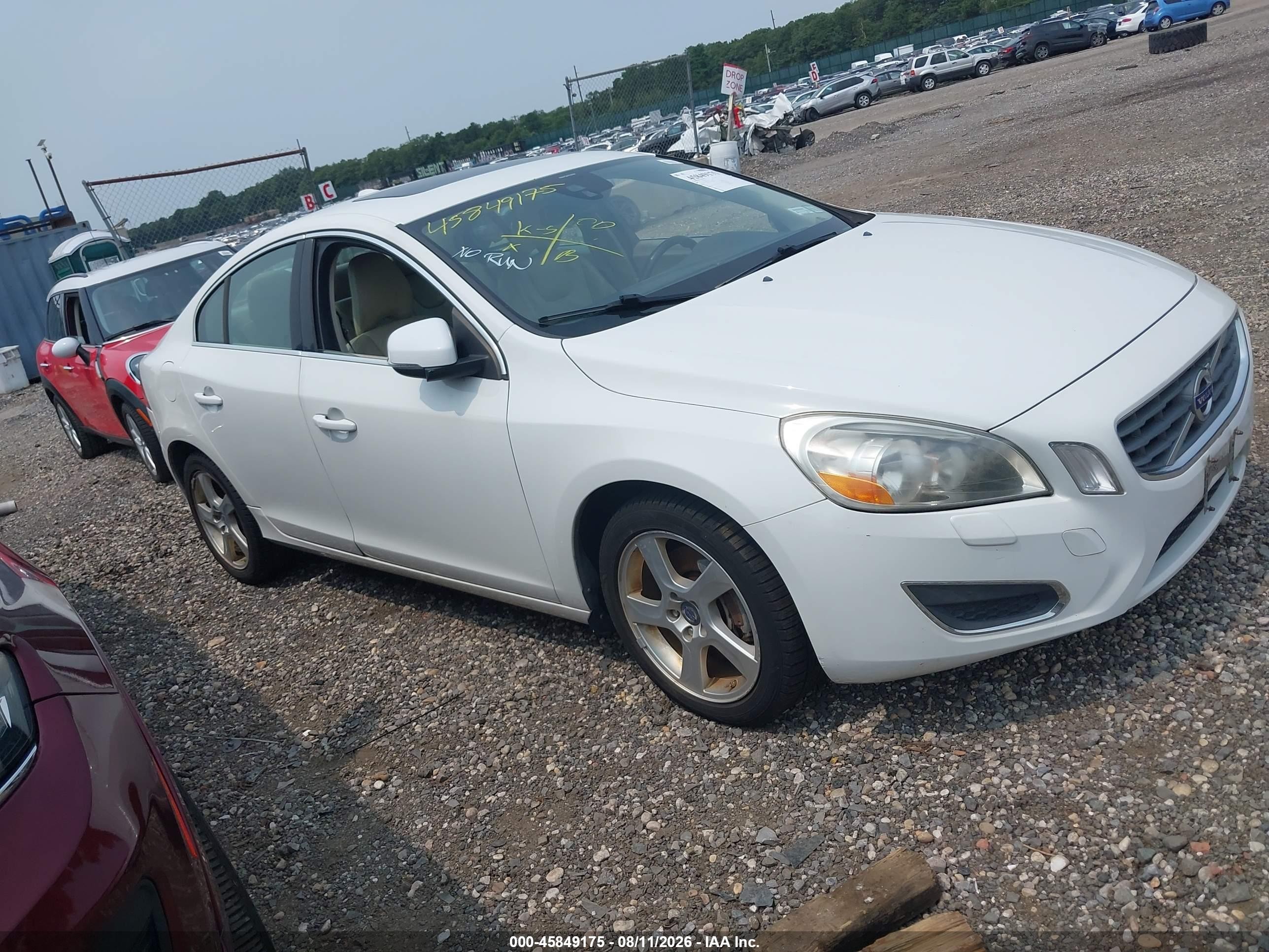 2013 Volvo S60 T5 Premier, VIN YV1612FS3D2193132 — Front end