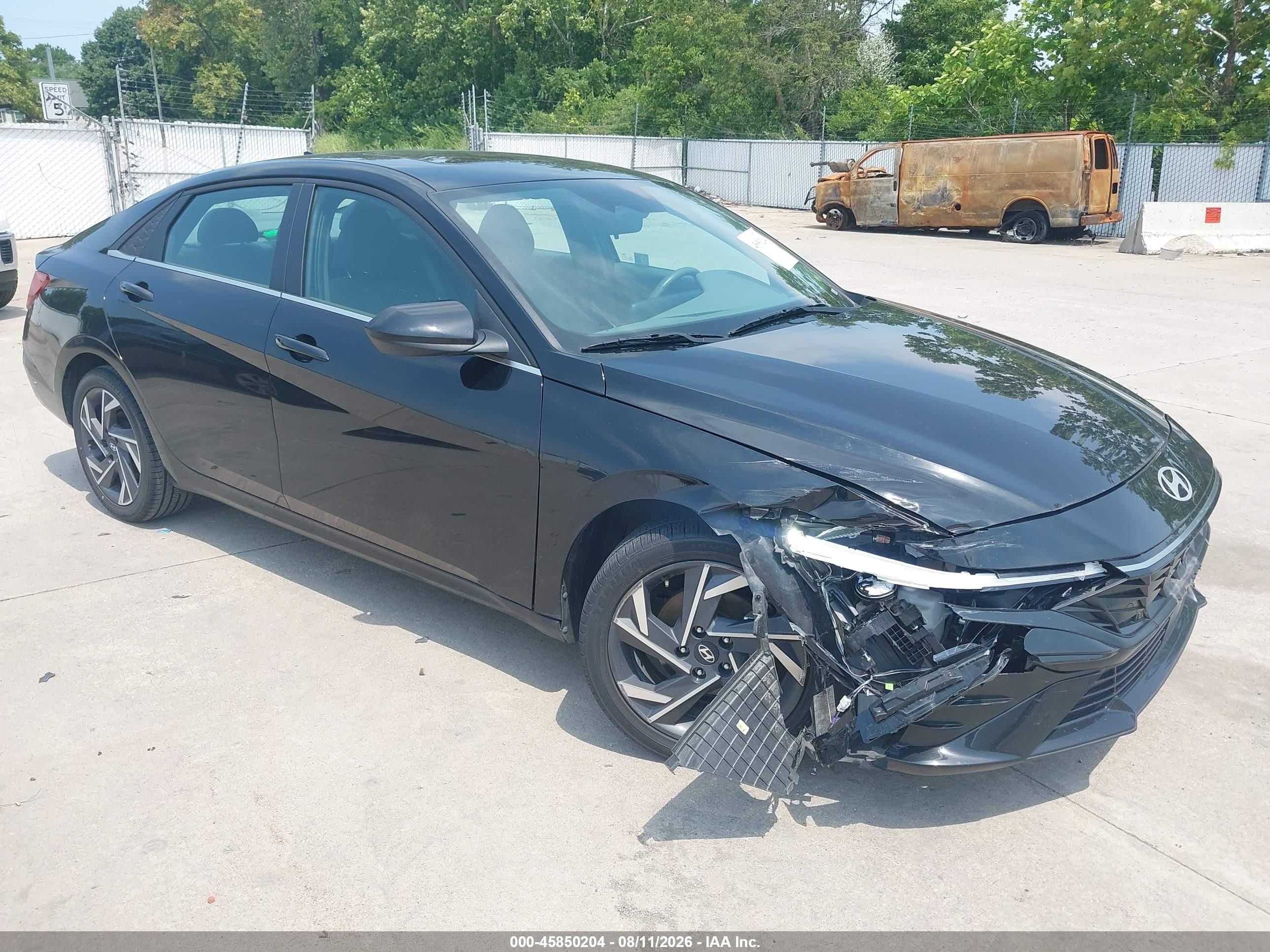 2025 Hyundai Elantra SEL Convenience, VIN KMHLS4DG6SU907364 — Front end