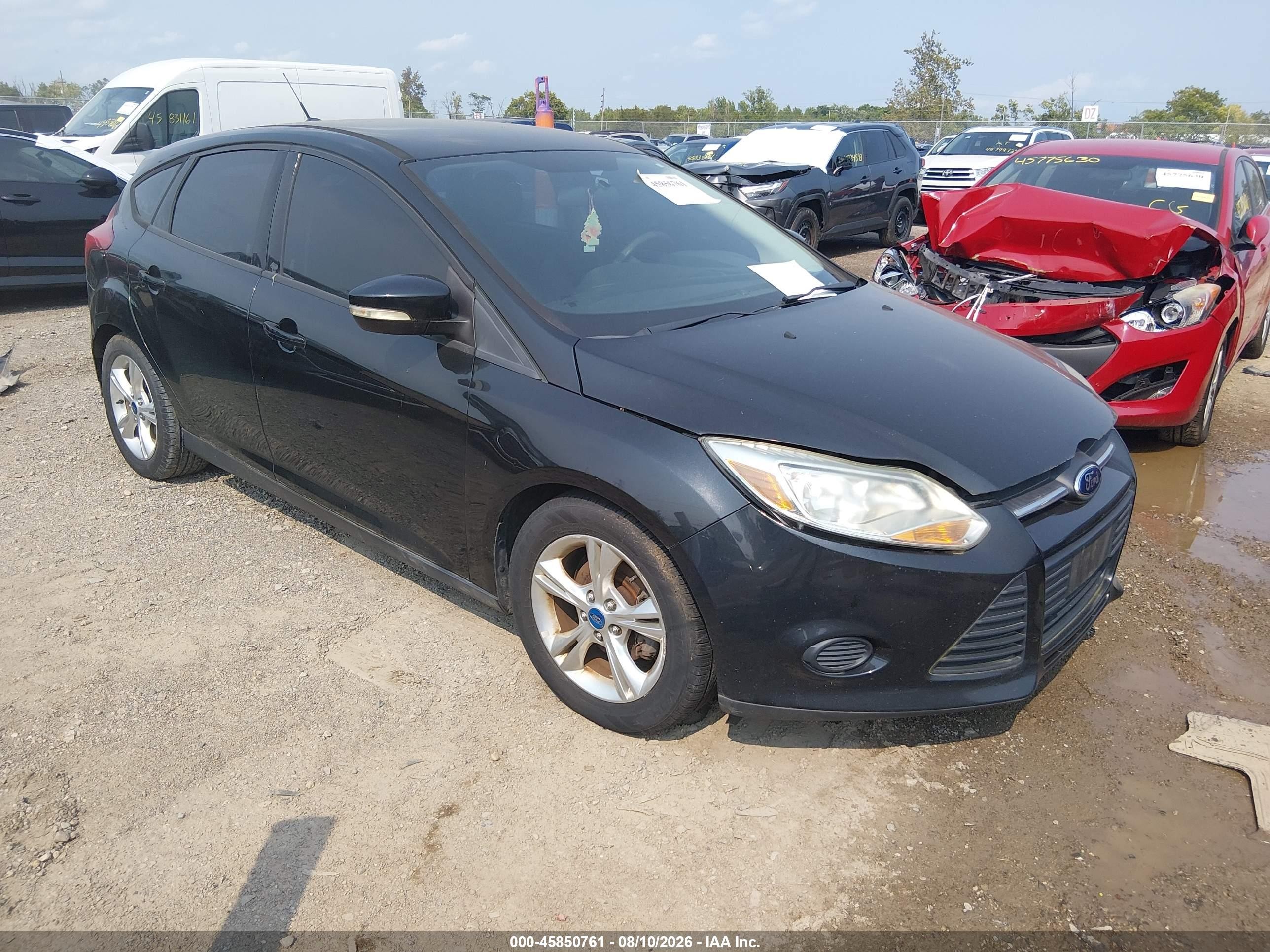 2014 Ford Focus SE, VIN 1FADP3K20EL177480 — Normal wear