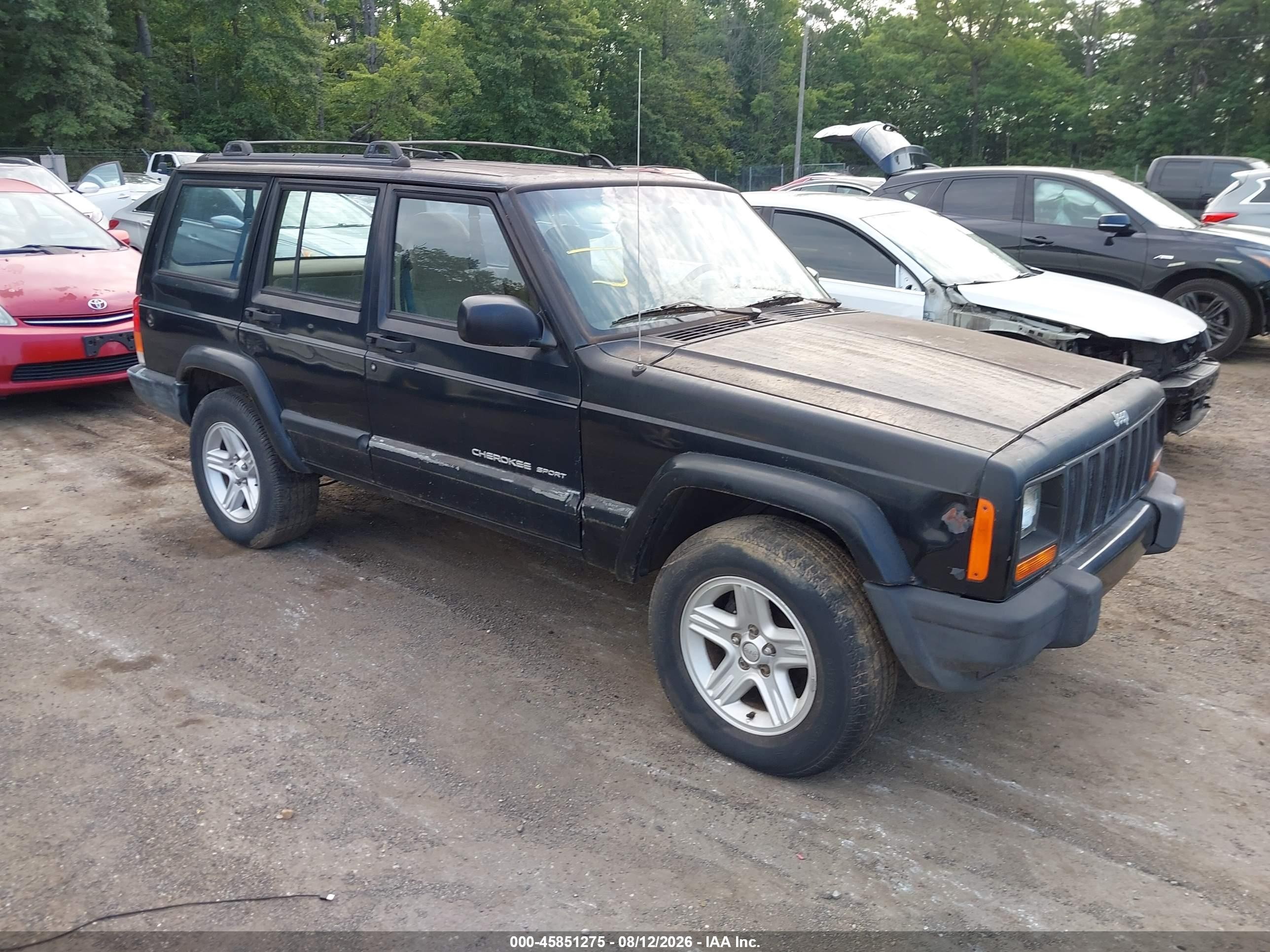 2001 Jeep Cherokee Sport, VIN 1J4FT48S41L562718 — Normal wear