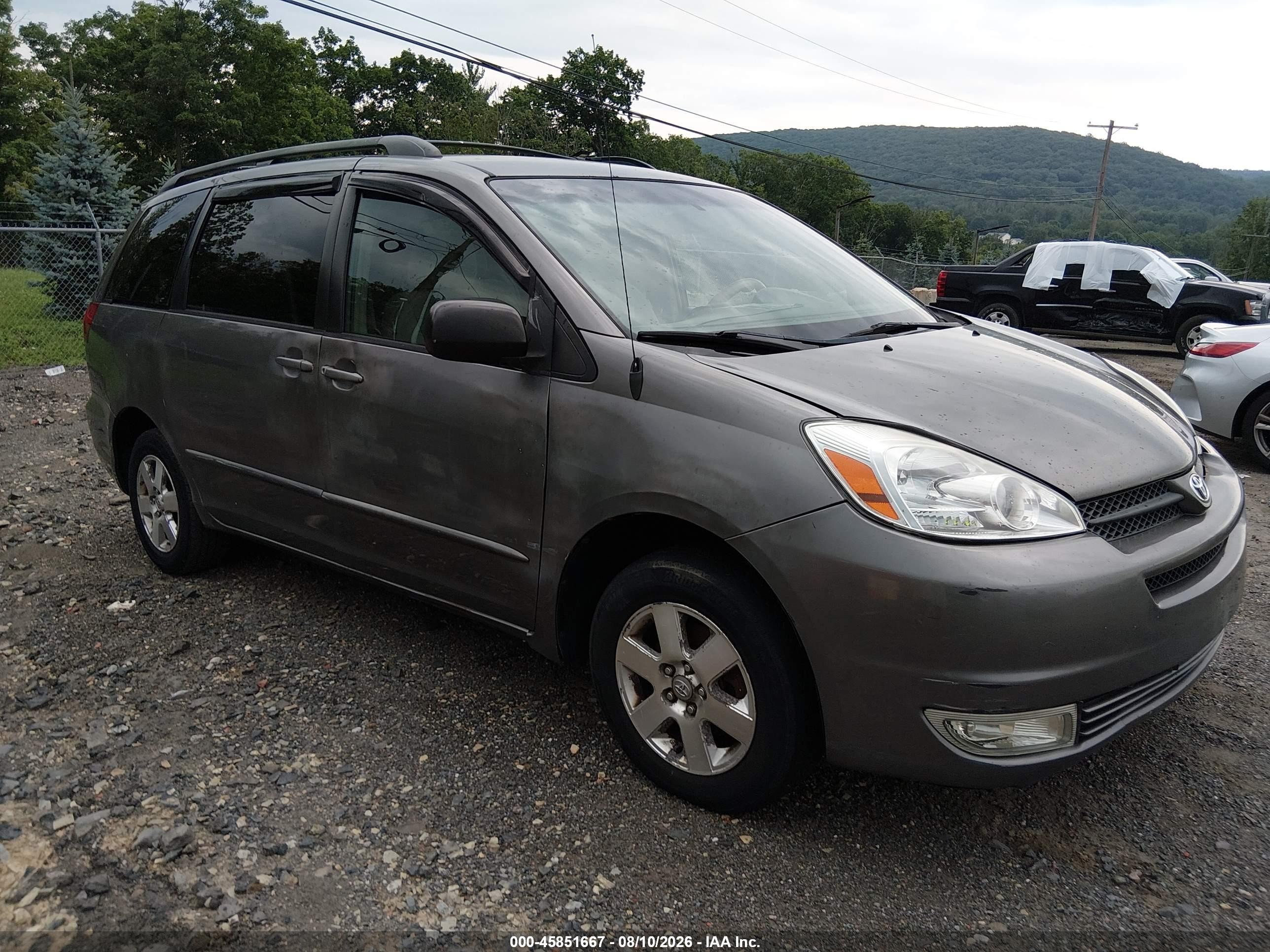 2005 Toyota Sienna LE, VIN 5TDZA23CX5S302714 — Normal wear