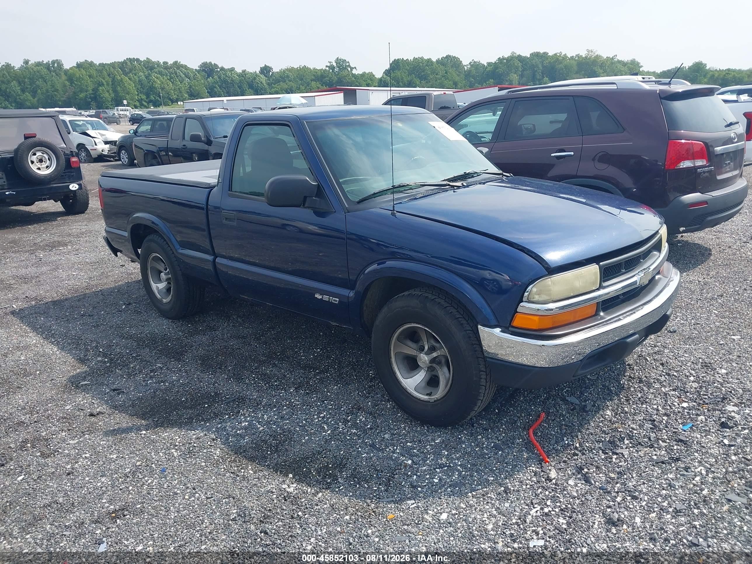 2003 Chevrolet S-10 LS, VIN 1GCCS14X138279405 — Normal wear
