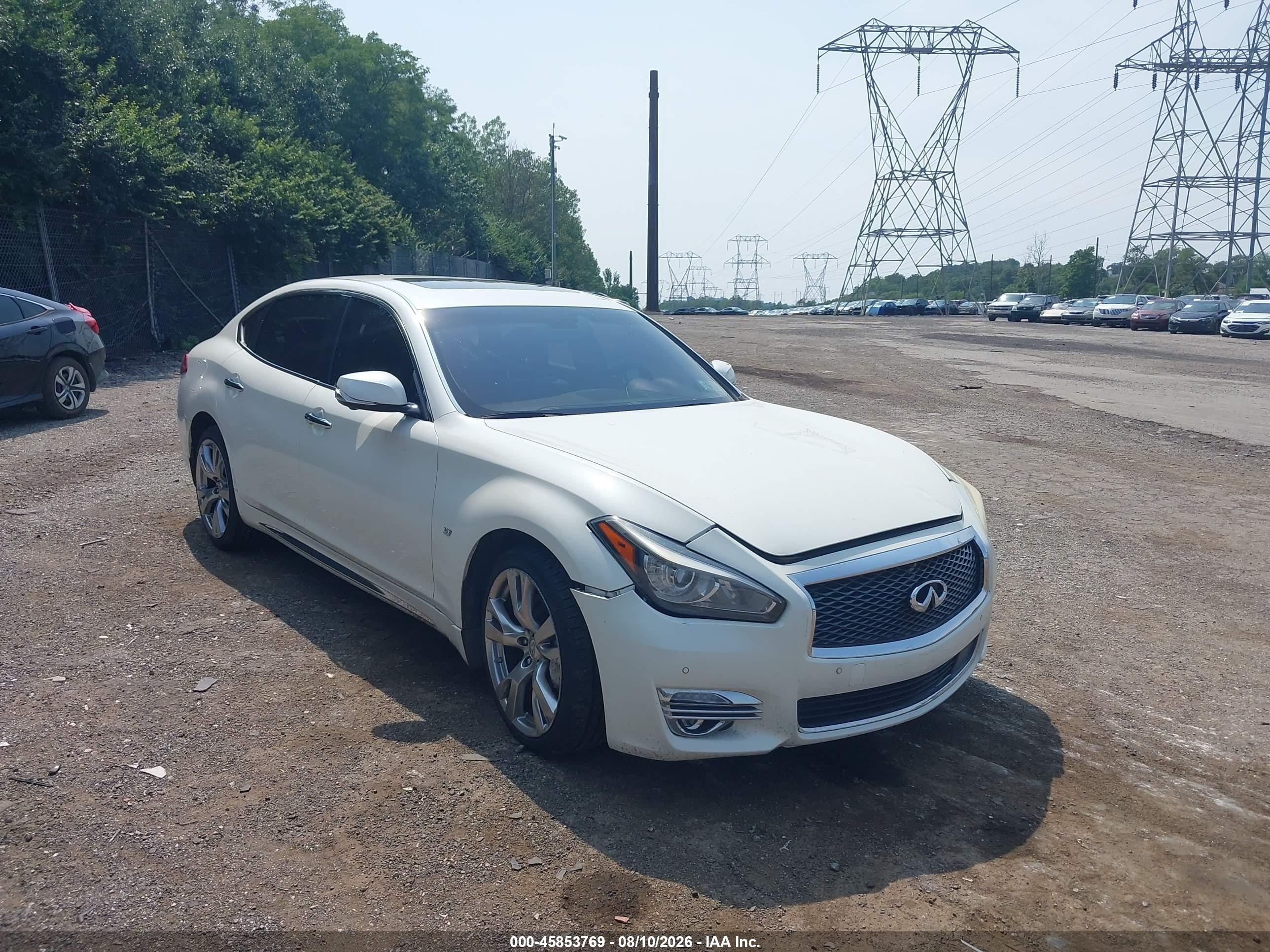 2017 Infiniti Q70 3.7, VIN JN1BY1PR6HM210413 — Not stated