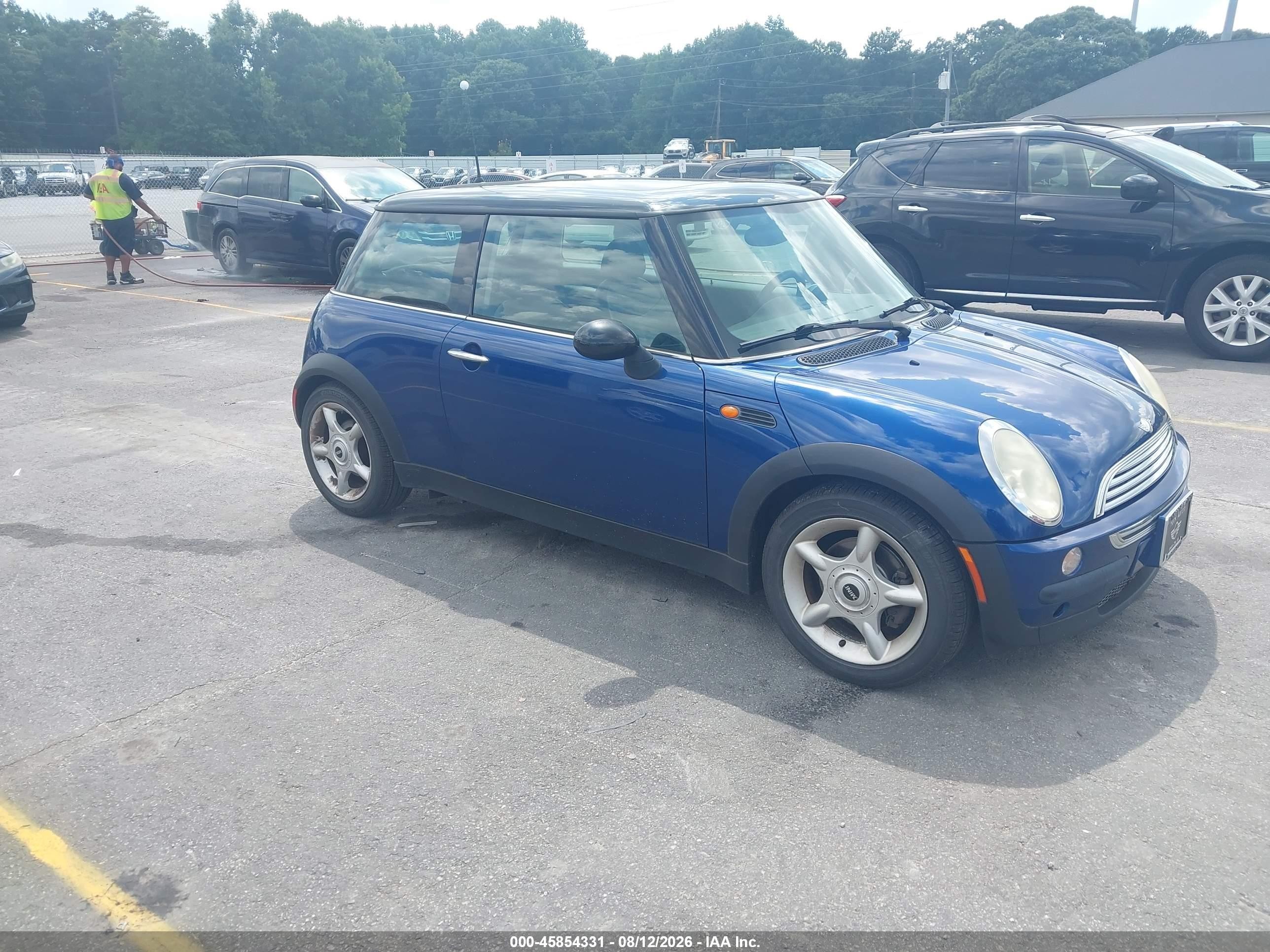 2004 MINI Hardtop, VIN WMWRC33414TC53850 — Перед