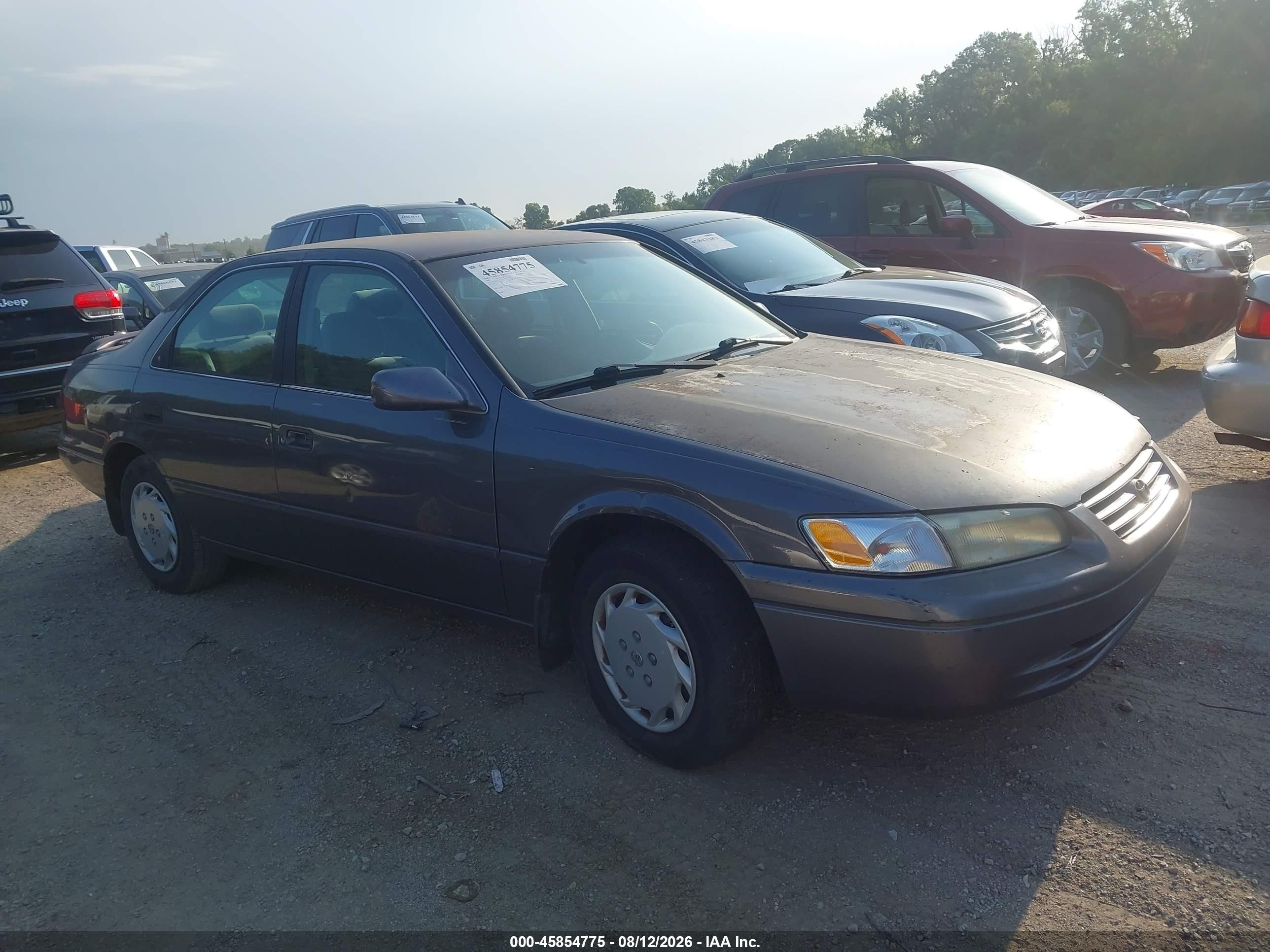 1998 Toyota Camry LE, VIN 4T1BG22K3WU214802 — Normal wear