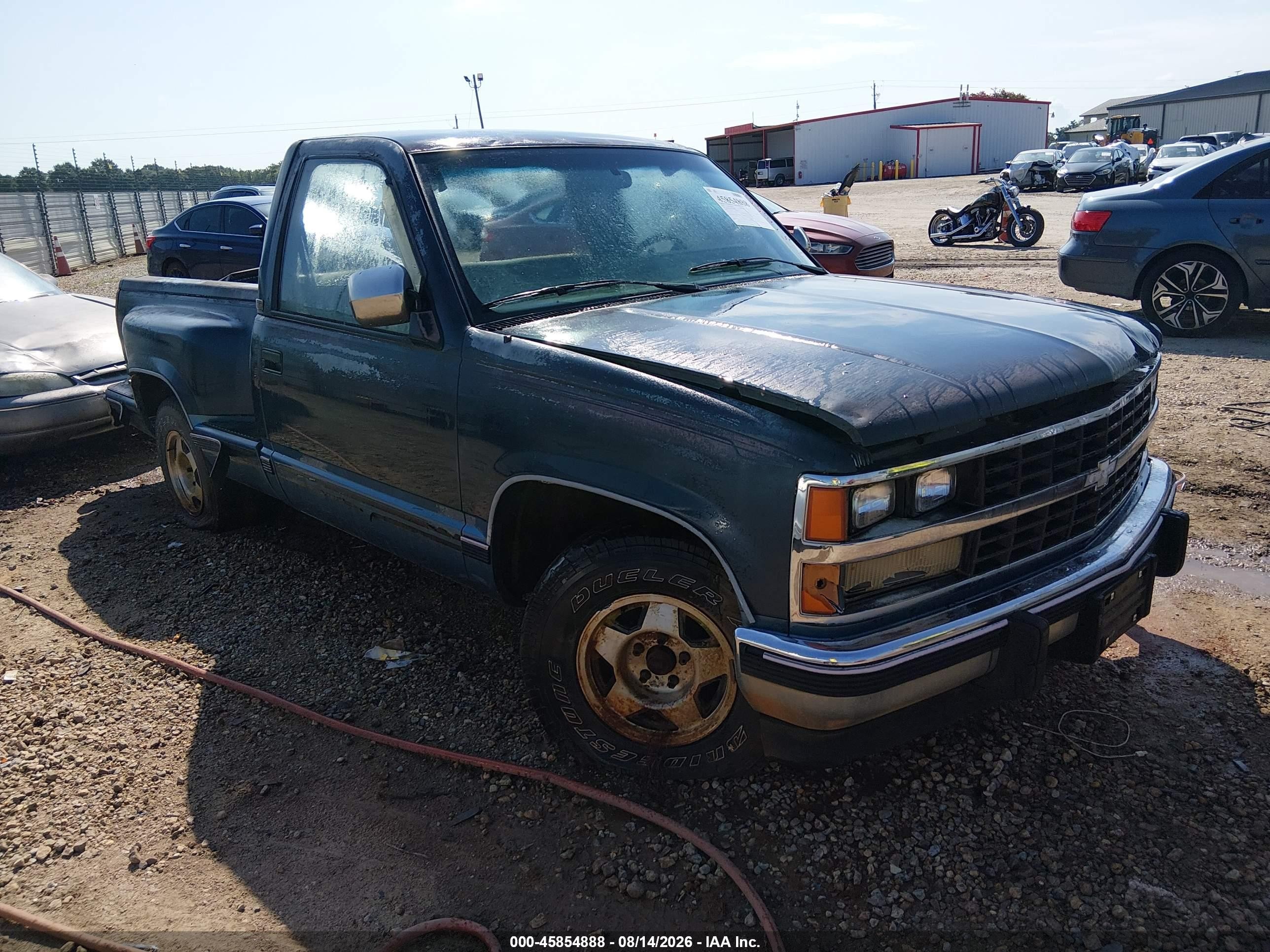 1988 Chevrolet Silverado 1500, VIN 1GCDC14KXJZ259490 — Rear end