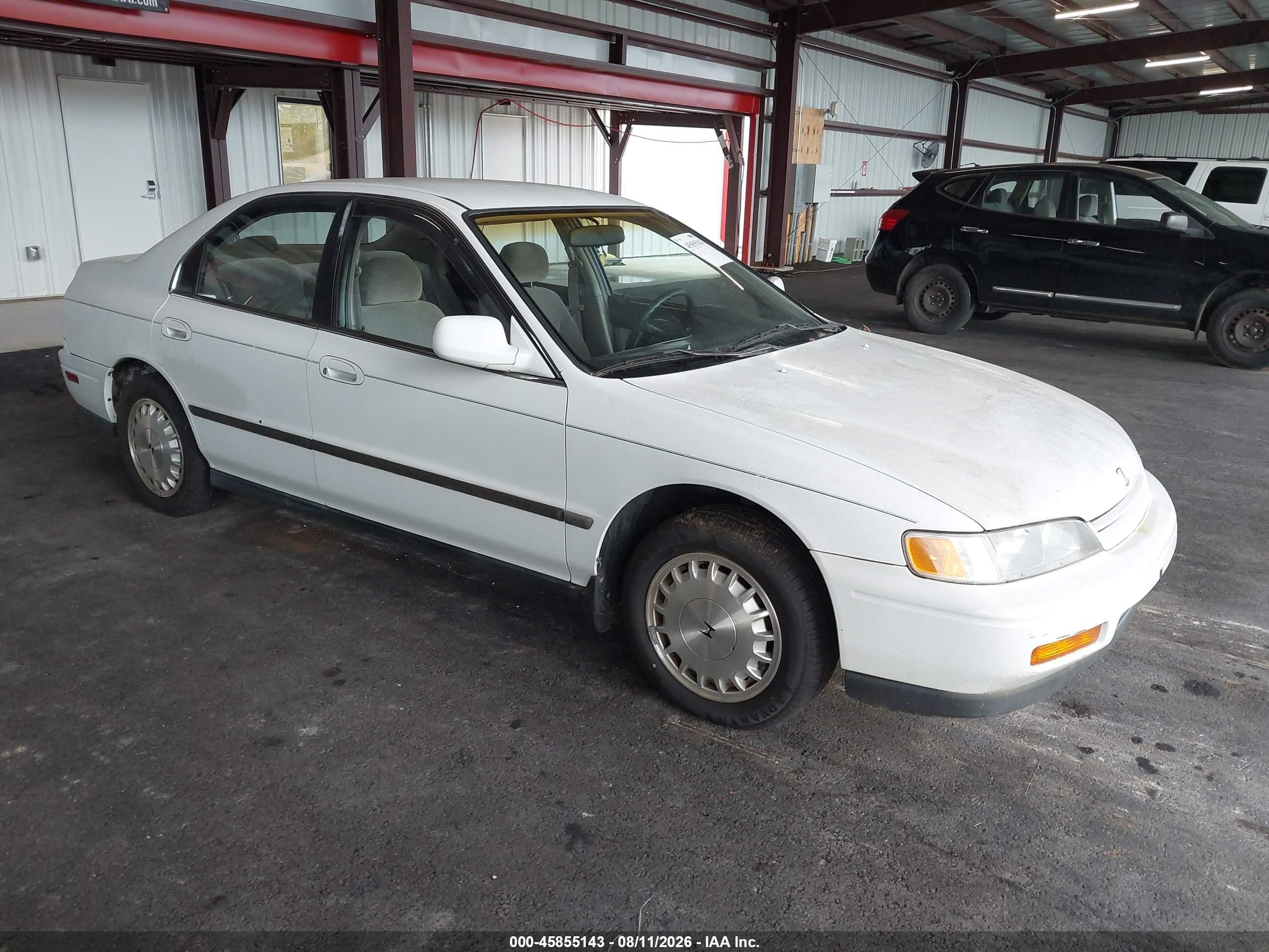 1994 Honda Accord LX, VIN 1HGCD5636RA083877 — Обычный износ
