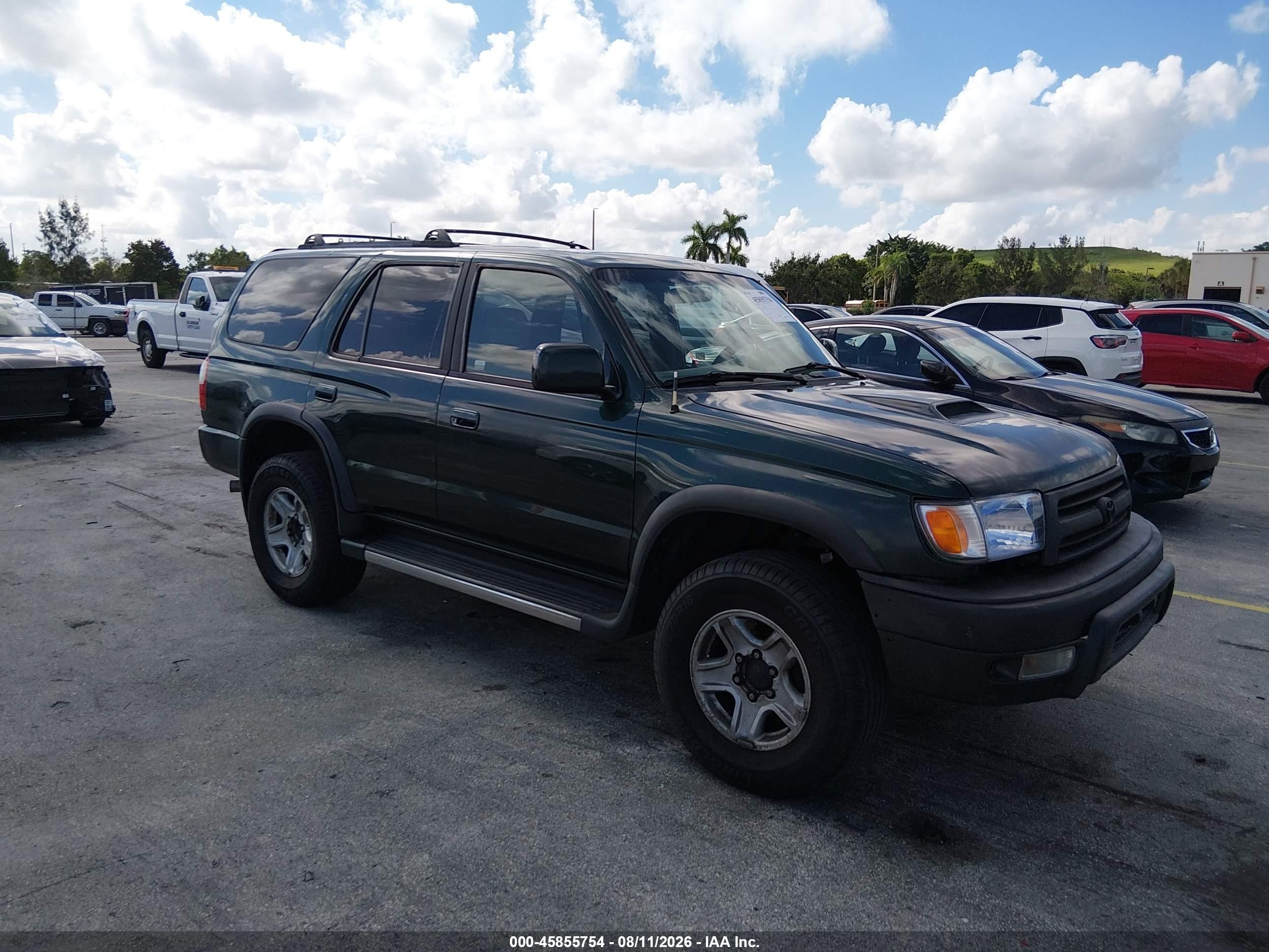 1999 Toyota 4Runner SR5, VIN JT3HN86R1X0204068 — Normal wear