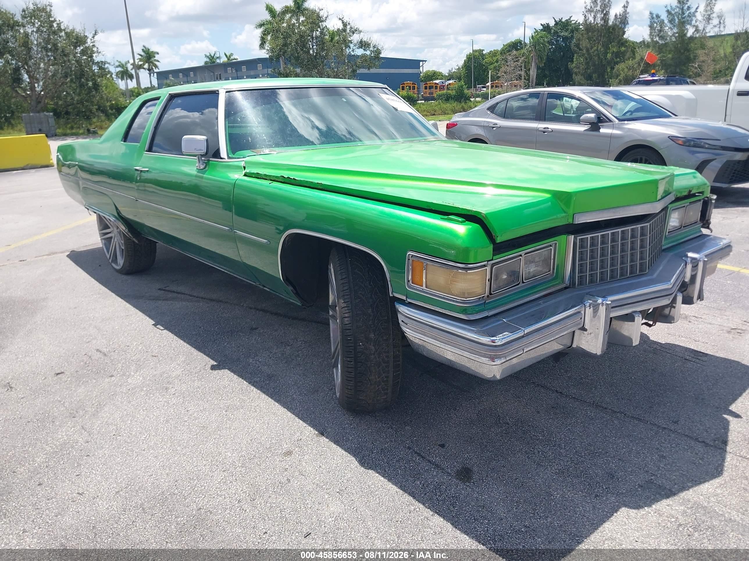 1976 Cadillac DeVille, VIN 6D47S6E629582 — All over