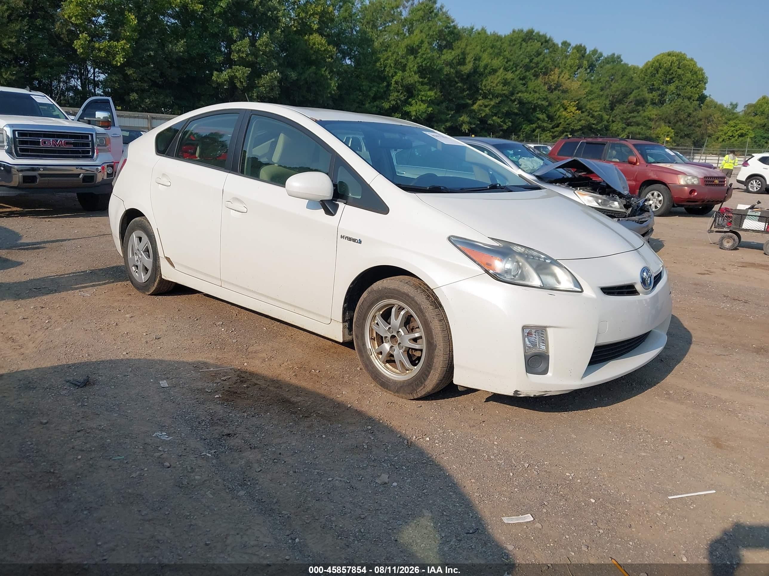 2010 Toyota Prius III, VIN JTDKN3DU8A0208900 — Normal wear