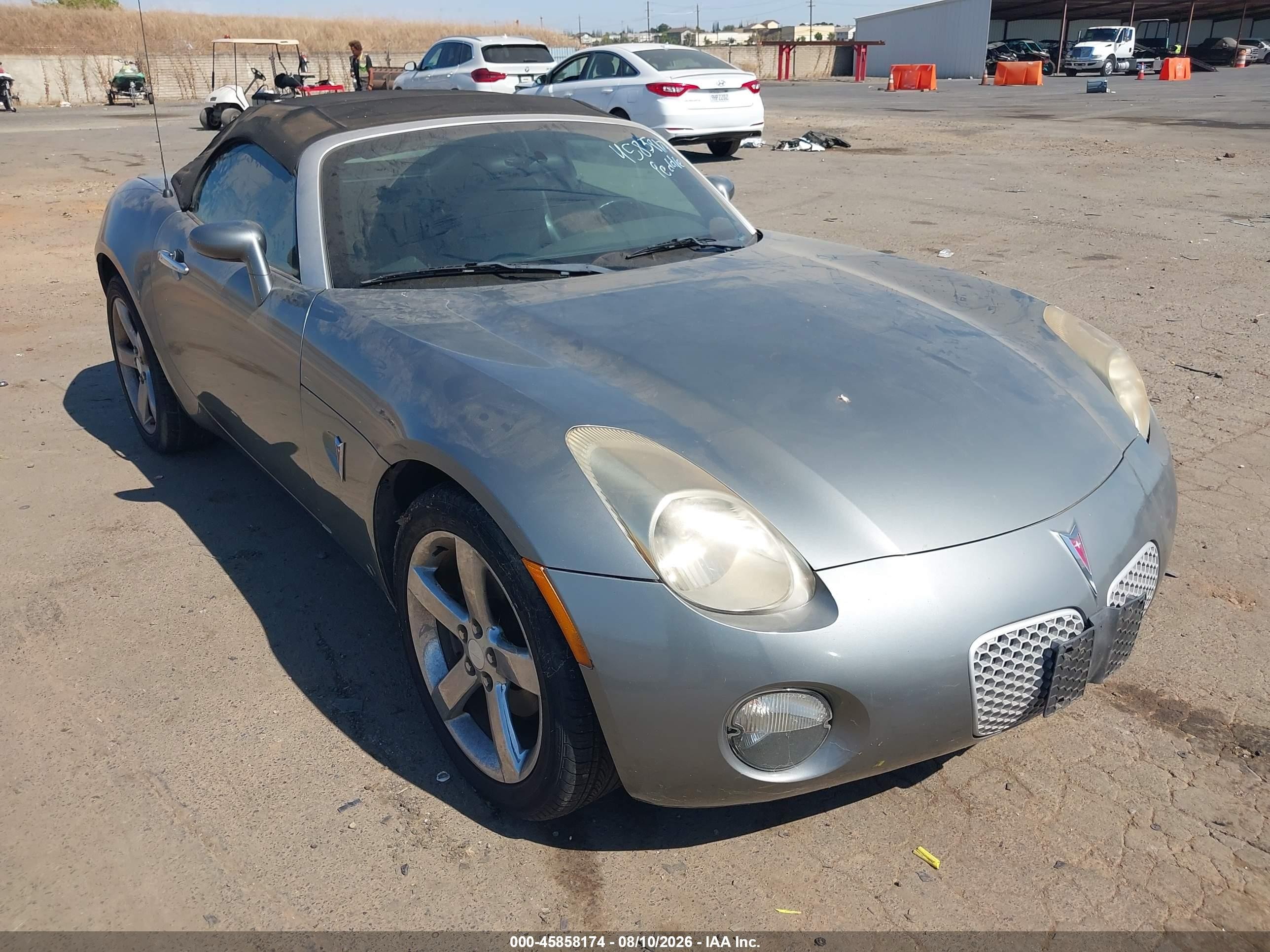 2006 Pontiac Solstice, VIN 1G2MB33B86Y105443 — Normal wear