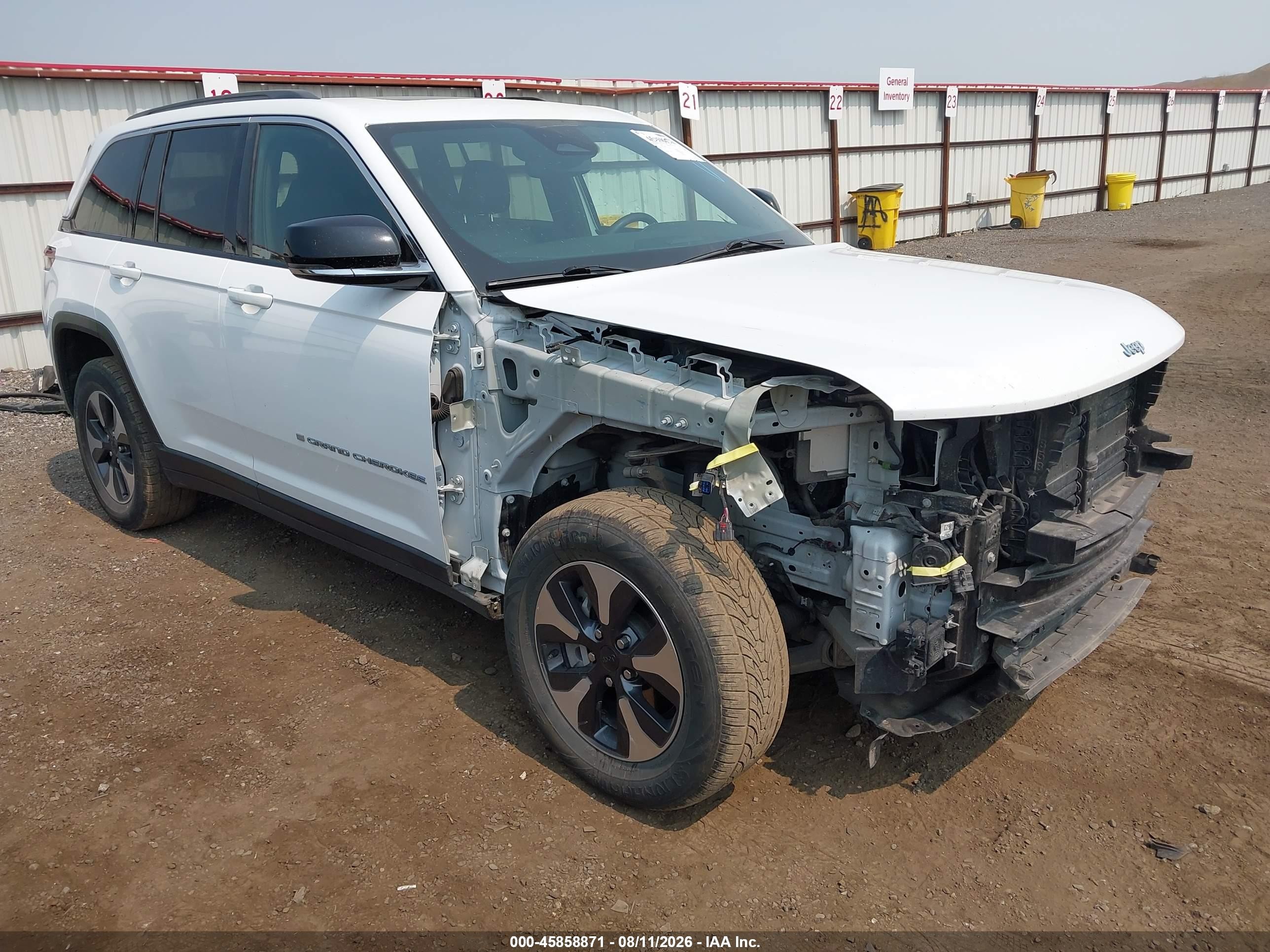 2024 Jeep Grand Cherokee, VIN 1C4RJYB63R8516680 — Front end