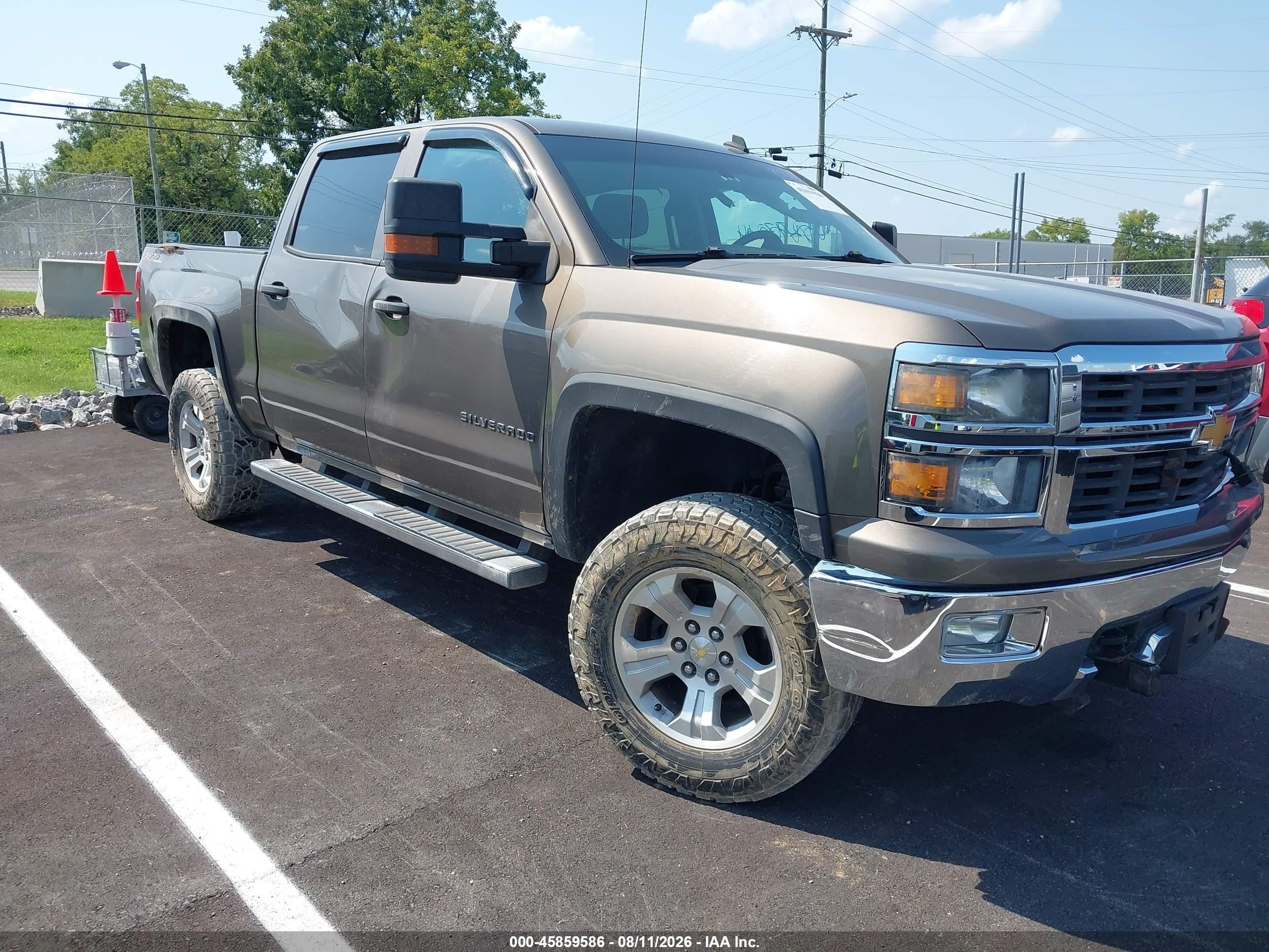 2014 Chevrolet Silverado 1500 LT, VIN 3GCUKREC3EG160461 — Front end