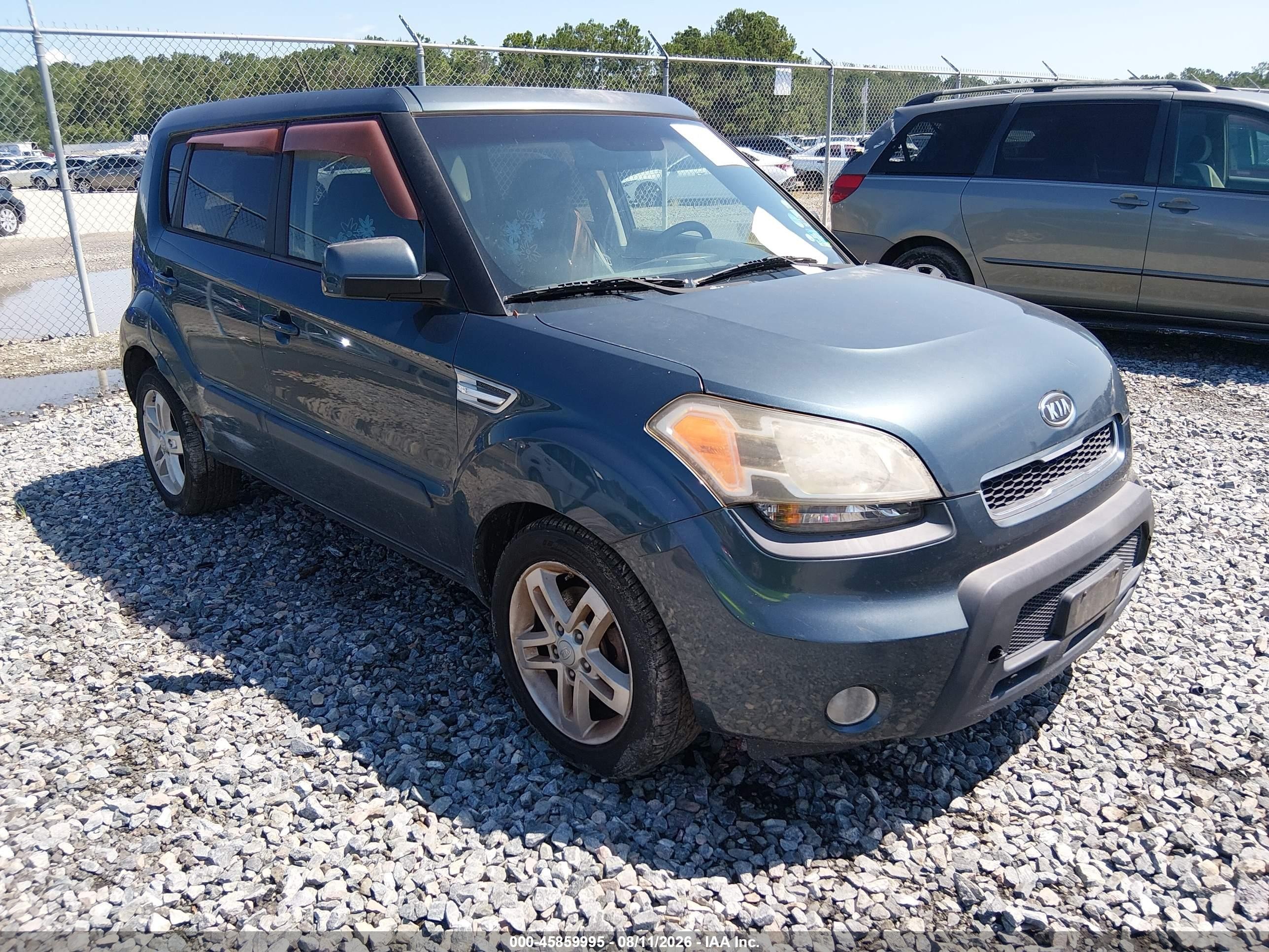 2011 Kia Soul +, VIN KNDJT2A25B7197782 — Normal wear