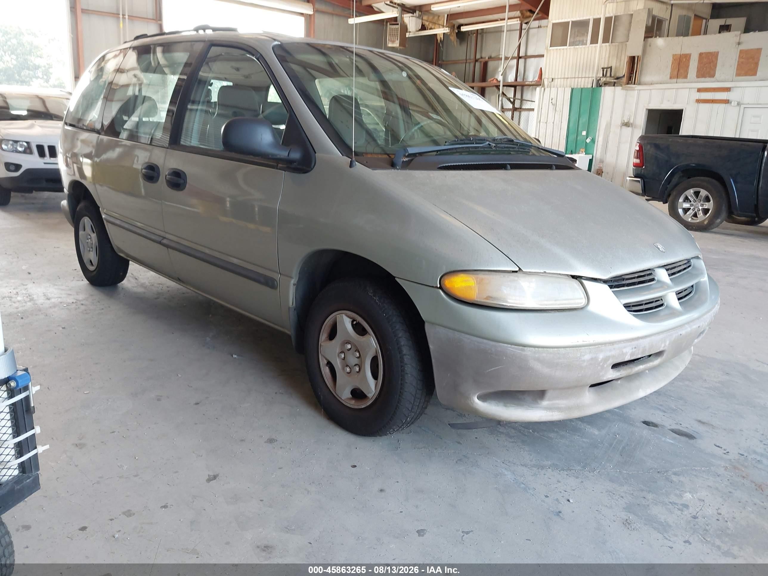 2000 Dodge Caravan, VIN 2B4FP25B8YR708460 — Normal wear
