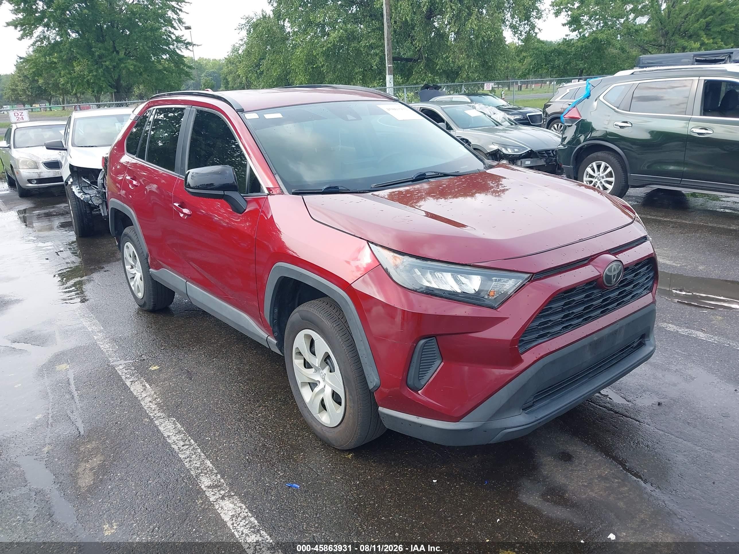 2019 Toyota RAV4 LE, VIN 2T3H1RFV5KW038054 — Front end