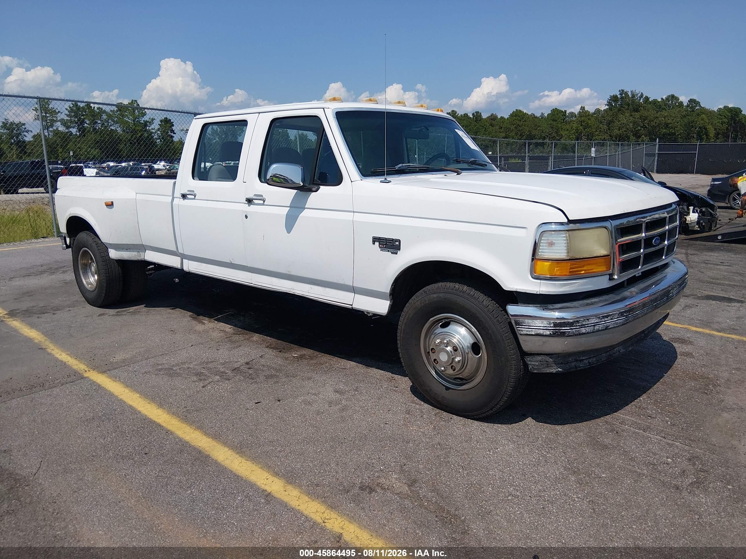 1995 Ford F-350, VIN 1FTJW35F2SEA43679 — Side