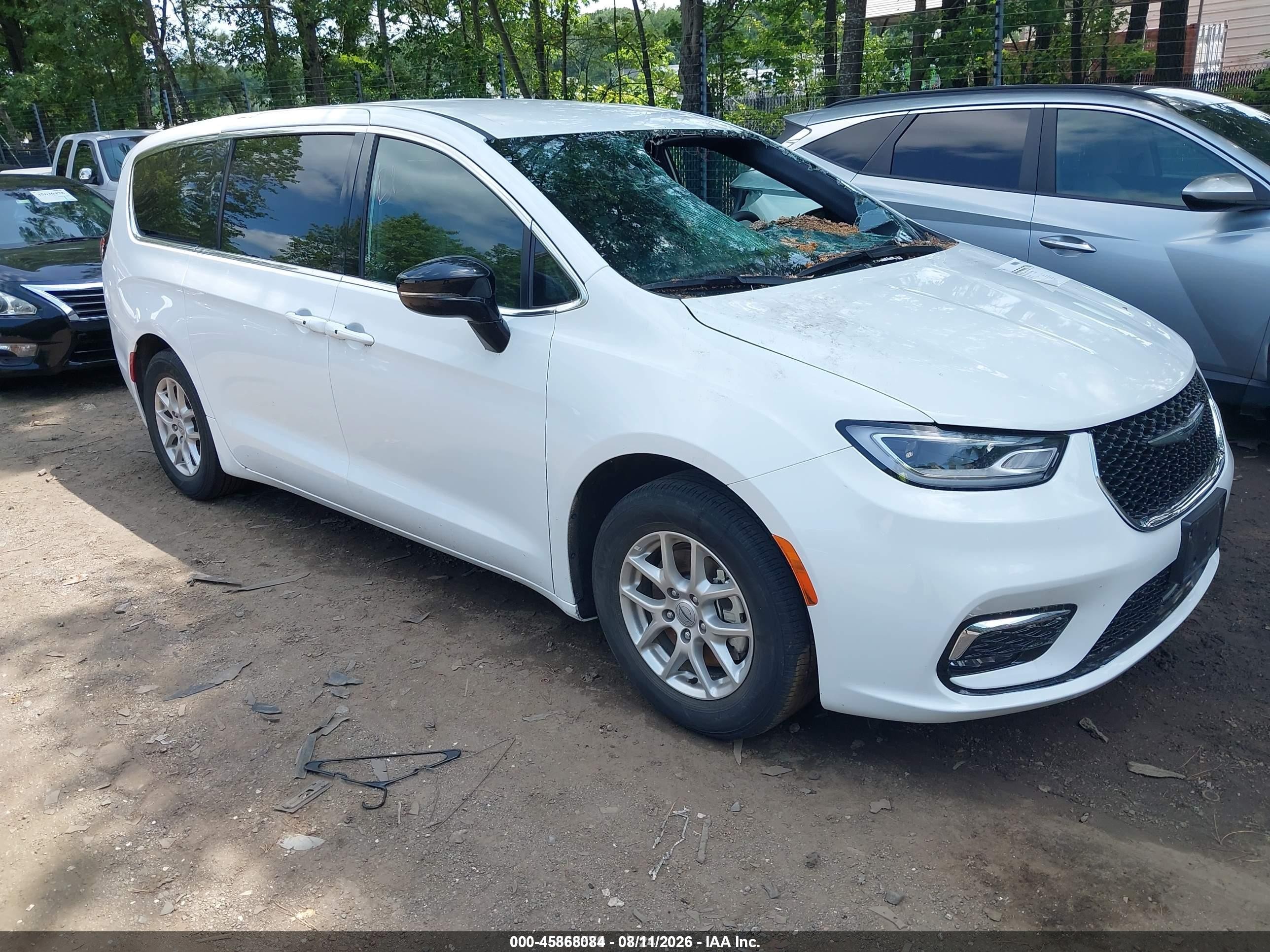 2025 Chrysler Pacifica Select, VIN 2C4RC1BG3SR518739 — Normal wear