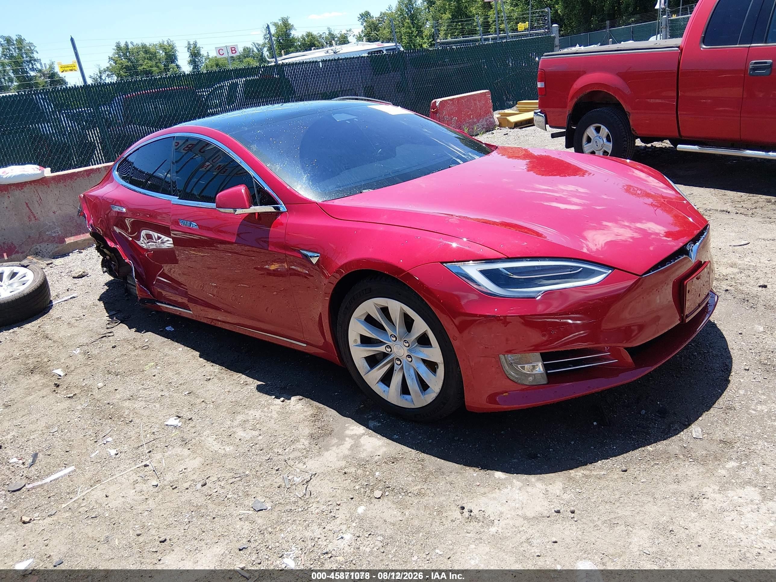 2018 Tesla Model S 75D, VIN 5YJSA1E27JF276555 — Rear end