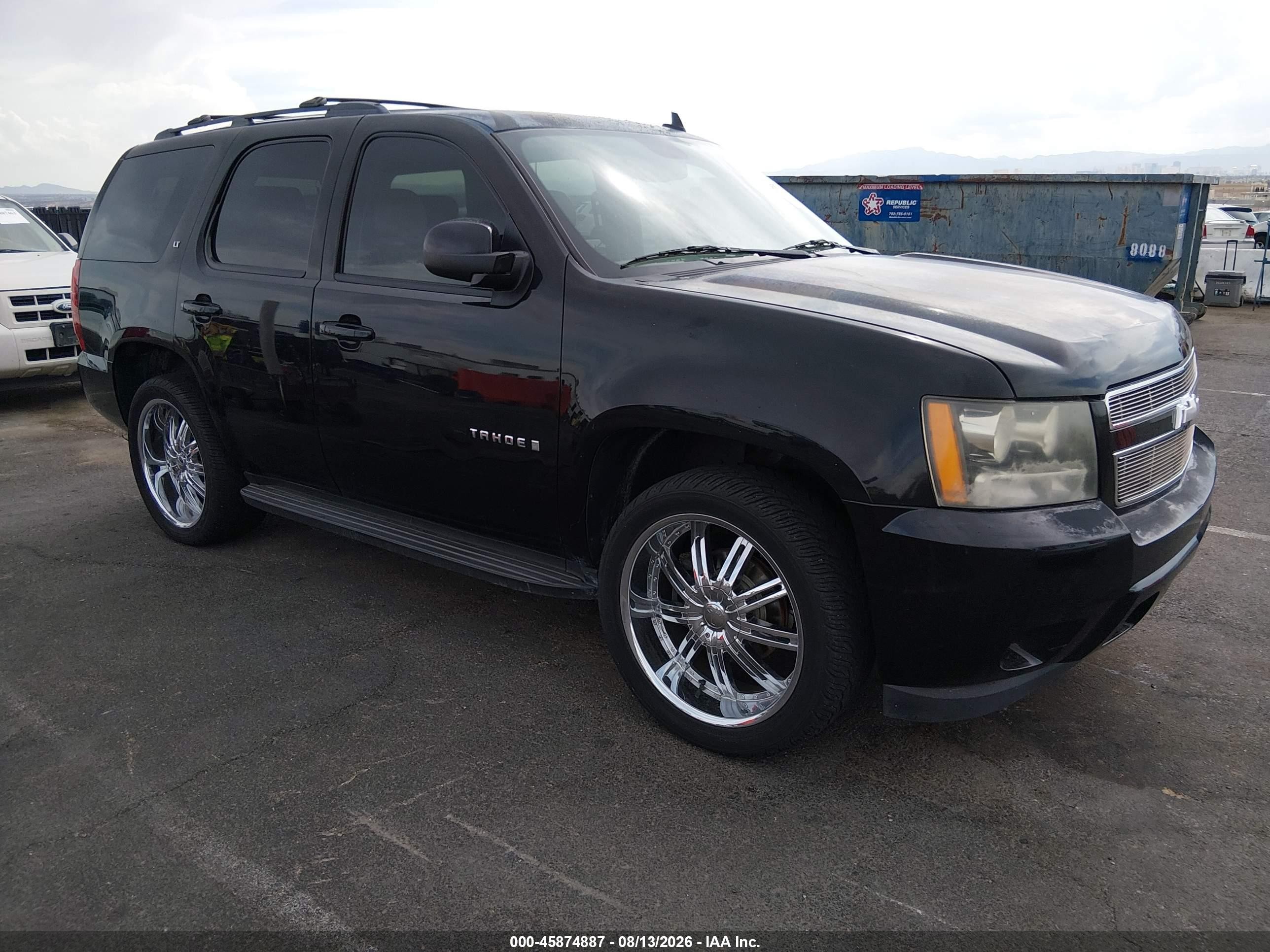 2009 Chevrolet Tahoe 2LT, VIN 1GNEC23349R168948 — Normal wear