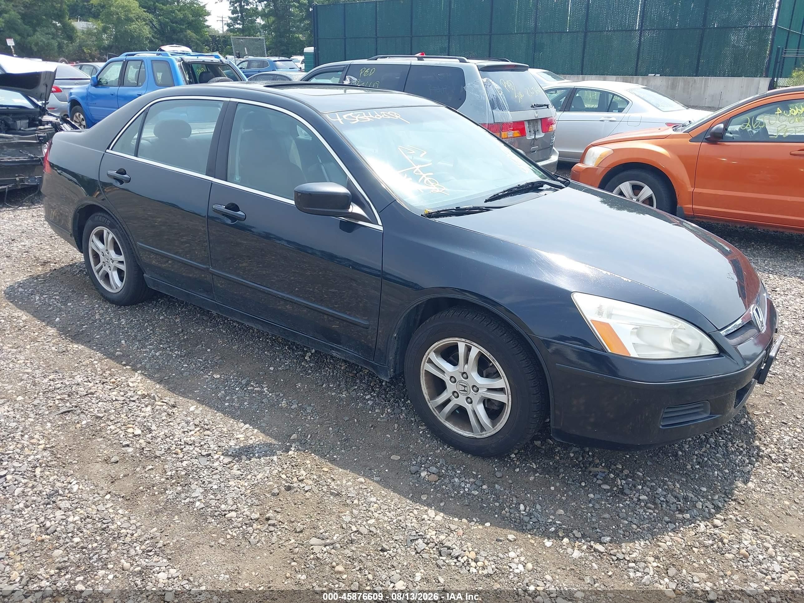 2007 Honda Accord EX-L, VIN 1HGCM56827A162228 — Перед