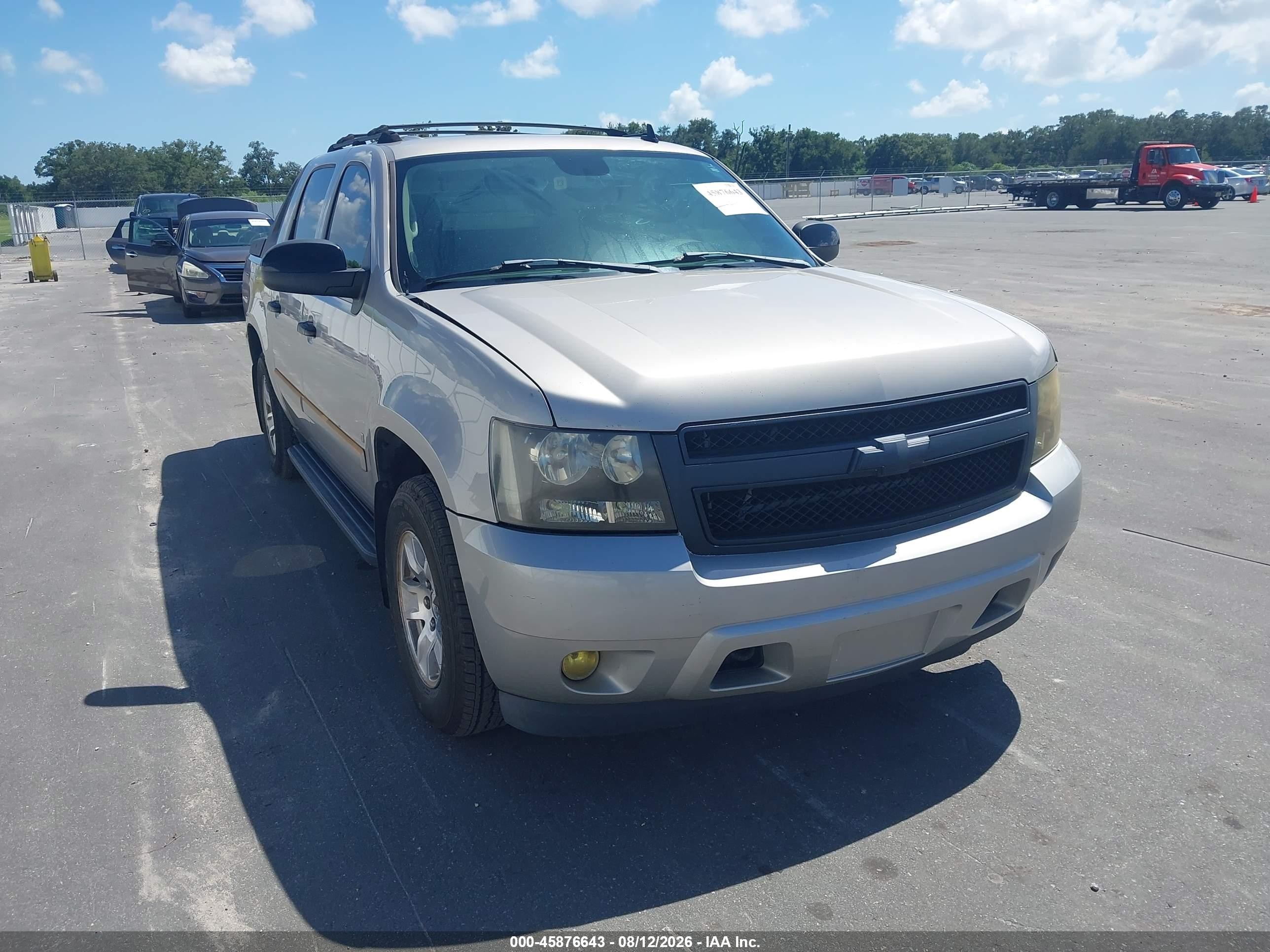 2007 Chevrolet Avalanche 1LT, VIN 3GNFK12367G230527 — Бок