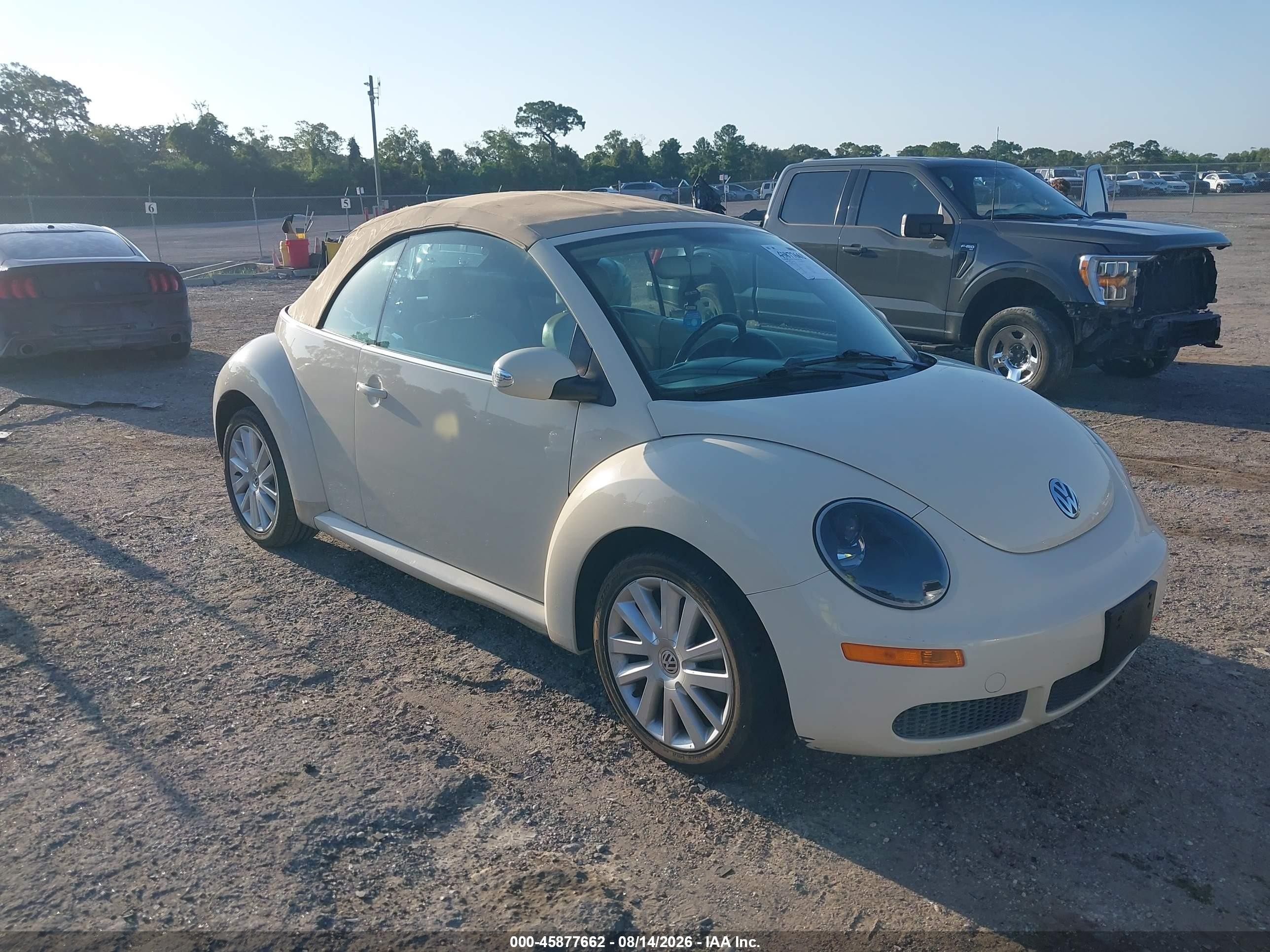 2008 Volkswagen Beetle SE, VIN 3VWRG31Y88M406669 — Normal wear