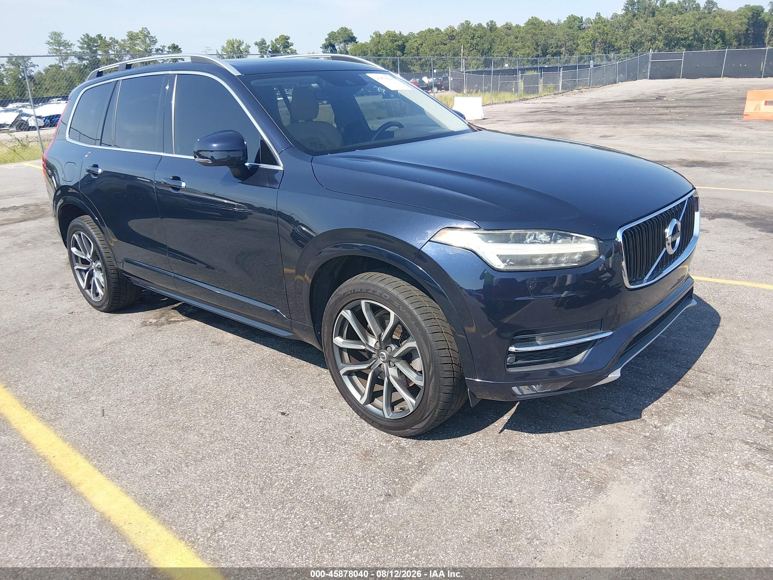 2016 Volvo XC90 T6 Momentum, VIN YV4A22PK3G1031973 — Normal wear