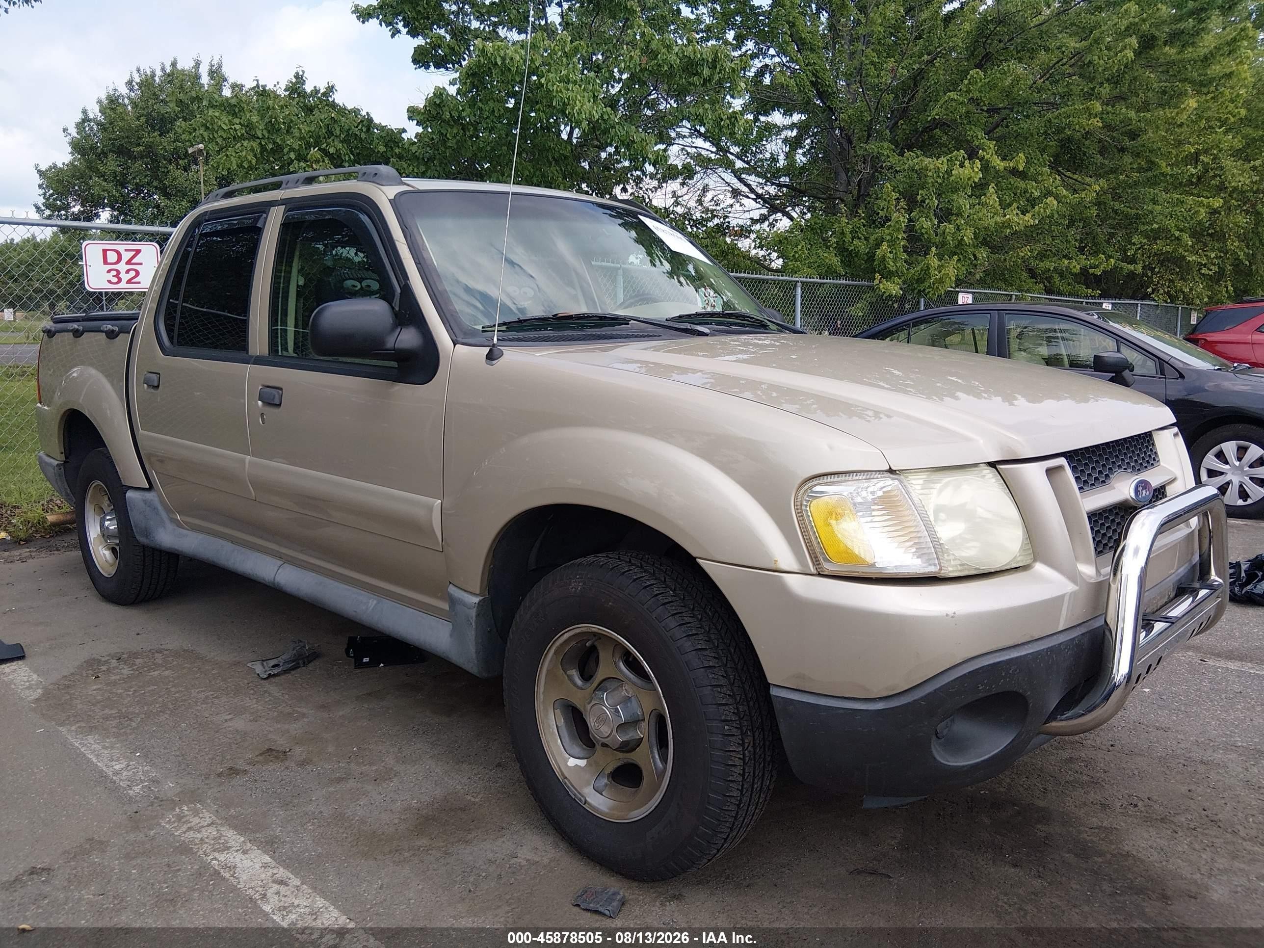 2004 Ford Explorer Sport Trac XLS, VIN 1FMZU77K34UB81049 — Normal wear