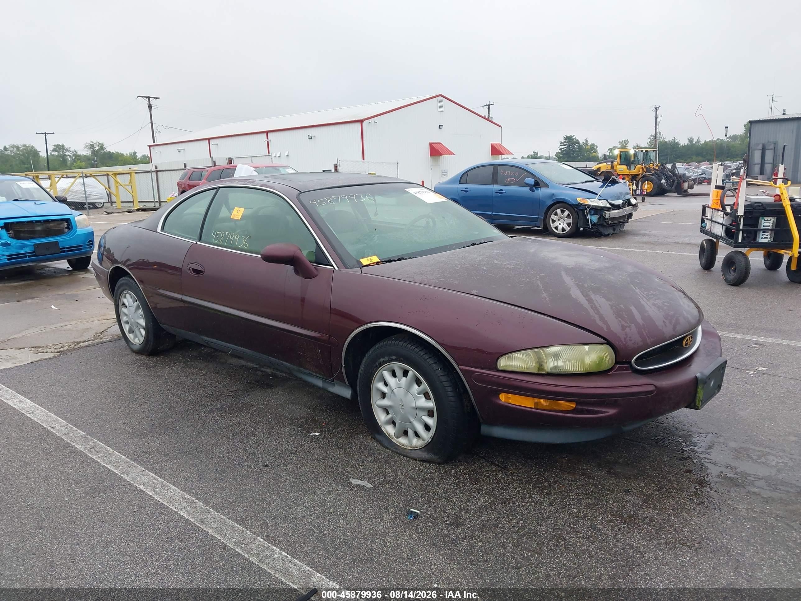 1995 Buick Riviera, VIN 1G4GD2216S4727784 — Side