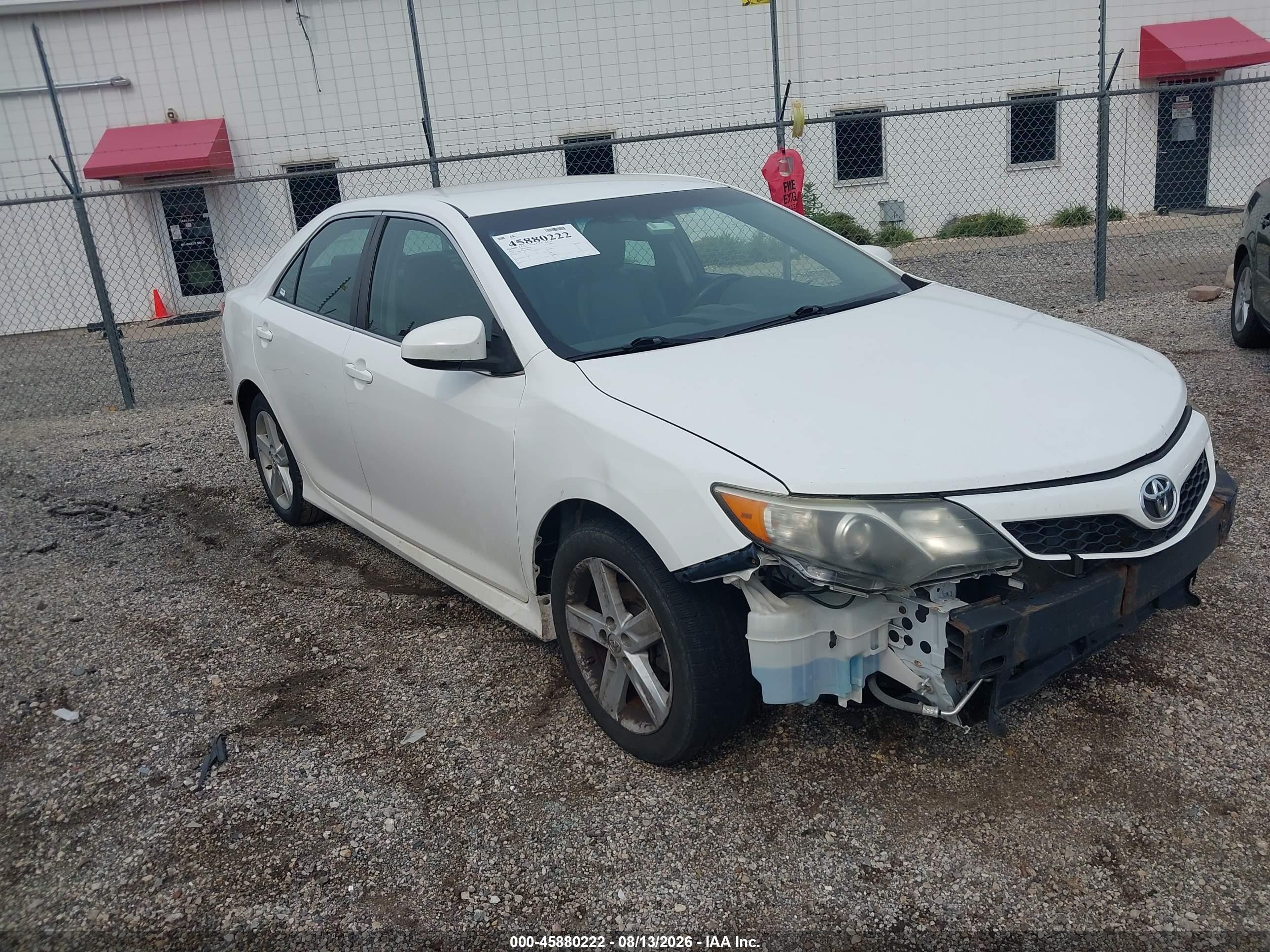 2014 Toyota Camry SE, VIN 4T1BF1FK3EU845040 — Normal wear