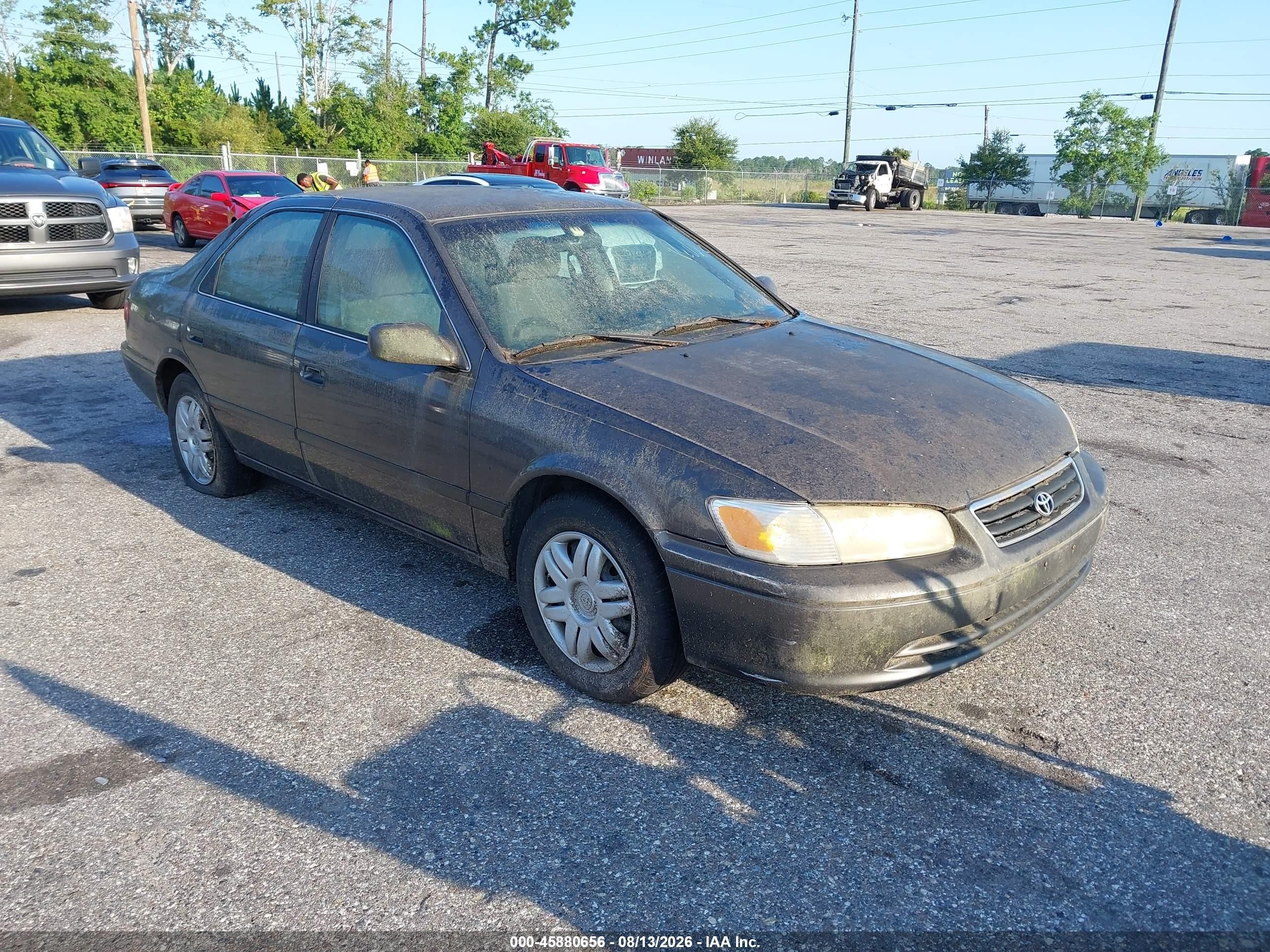 2001 Toyota Camry LE, VIN 4T1BG22K21U820973 — Normal wear