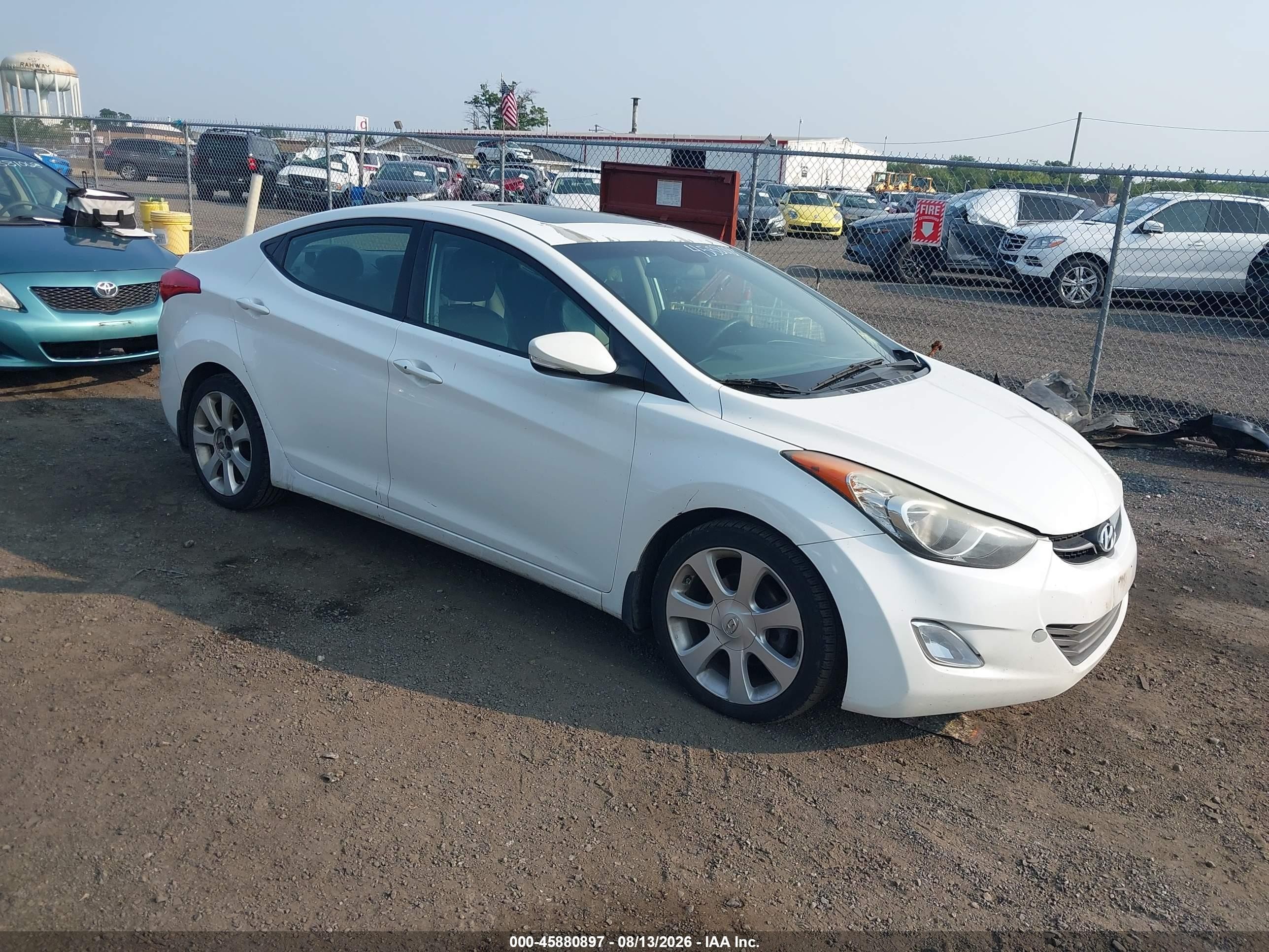 2013 Hyundai Elantra GLS, VIN 5NPDH4AE5DH193671 — Normal wear