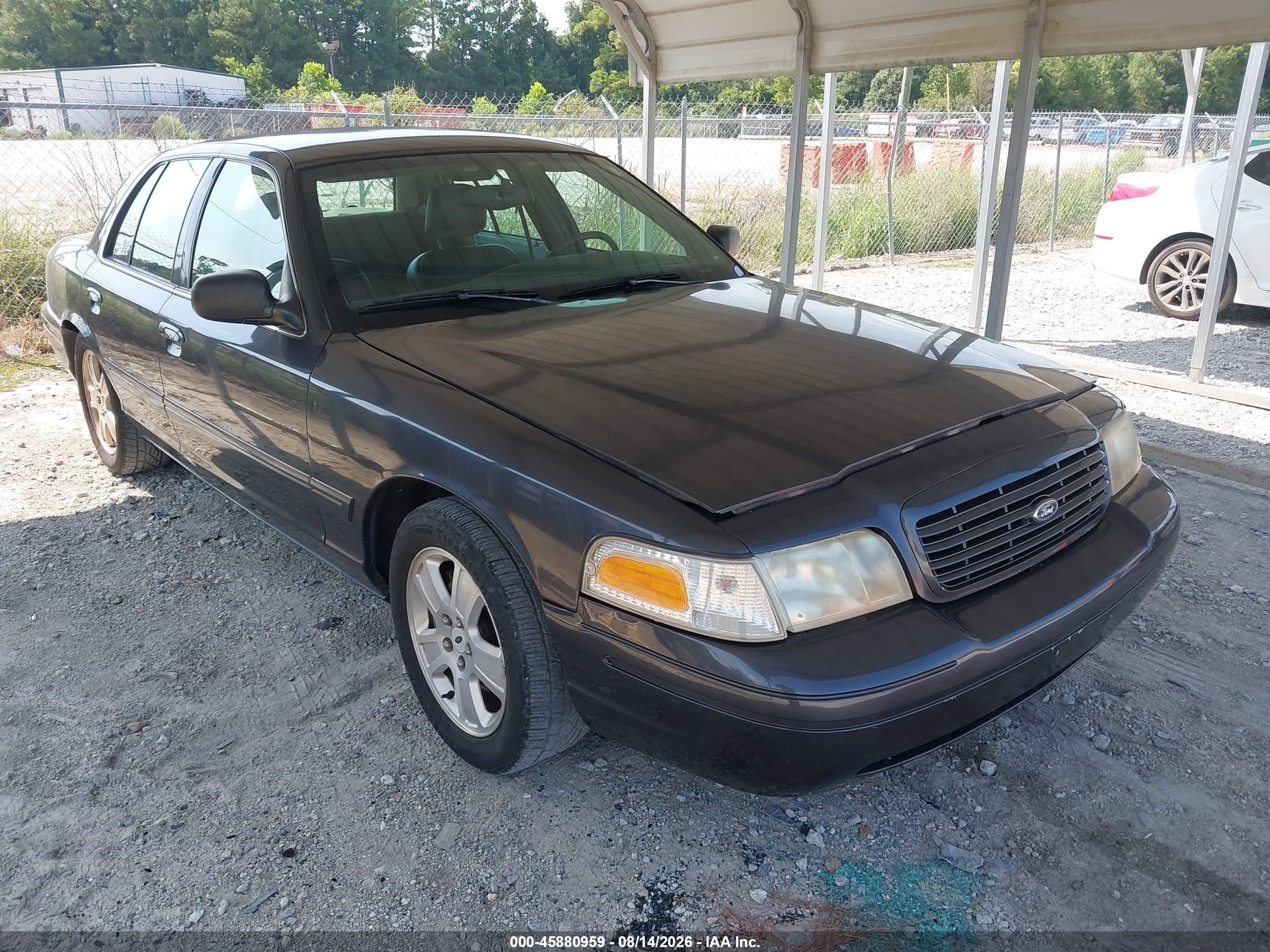 2004 Ford Crown Victoria LX, VIN 2FAHP74W94X121600 — Обычный износ