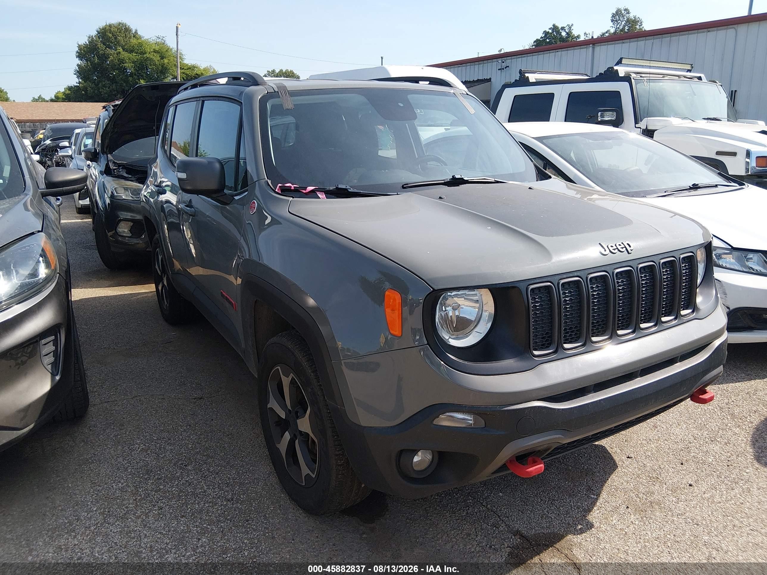2020 Jeep Renegade Trailhawk, VIN ZACNJBC12LPL03537 — Бок