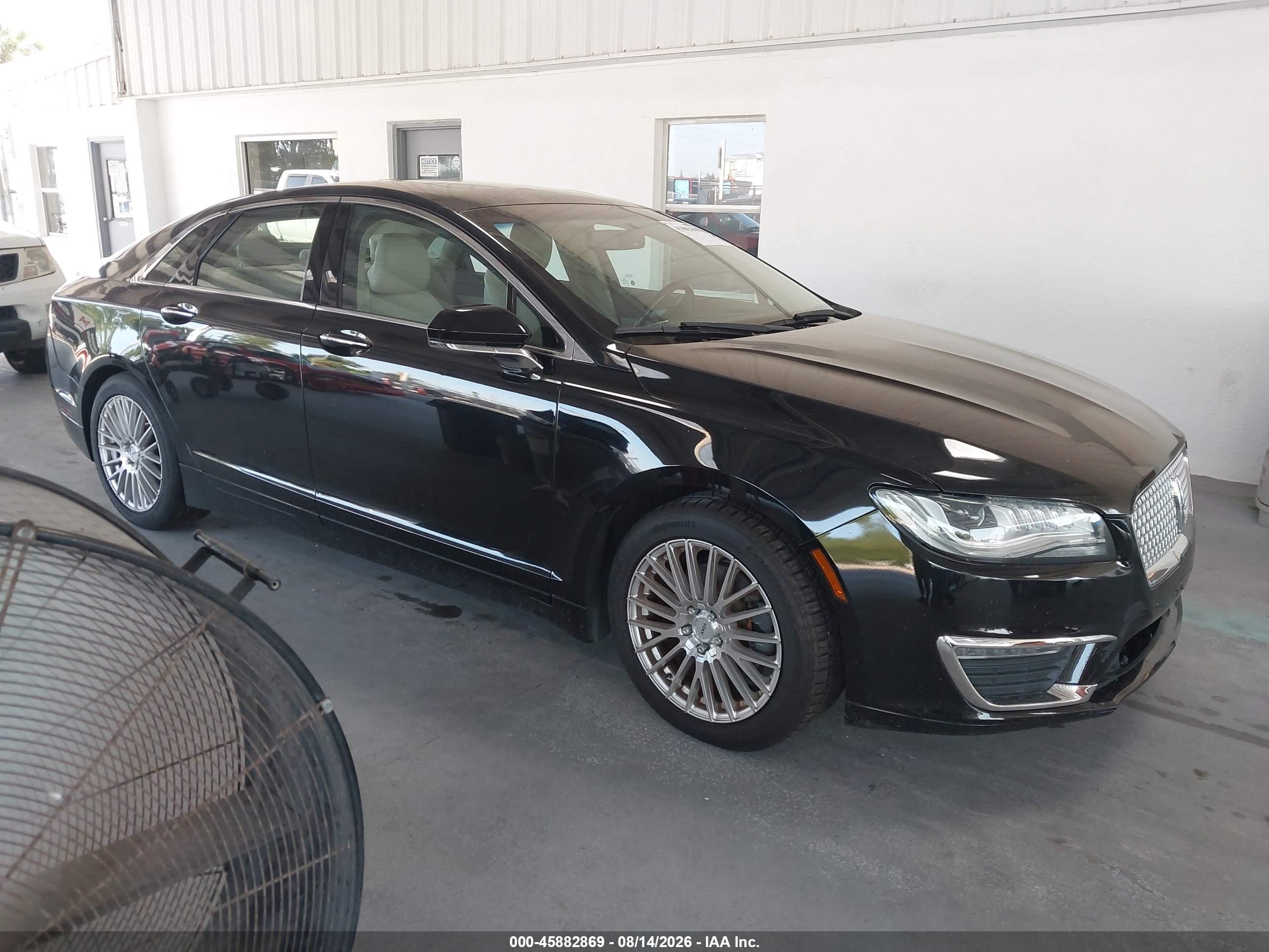 2017 Lincoln MKZ Hybrid Reserve, VIN 3LN6L5MU9HR614581 — Normal wear