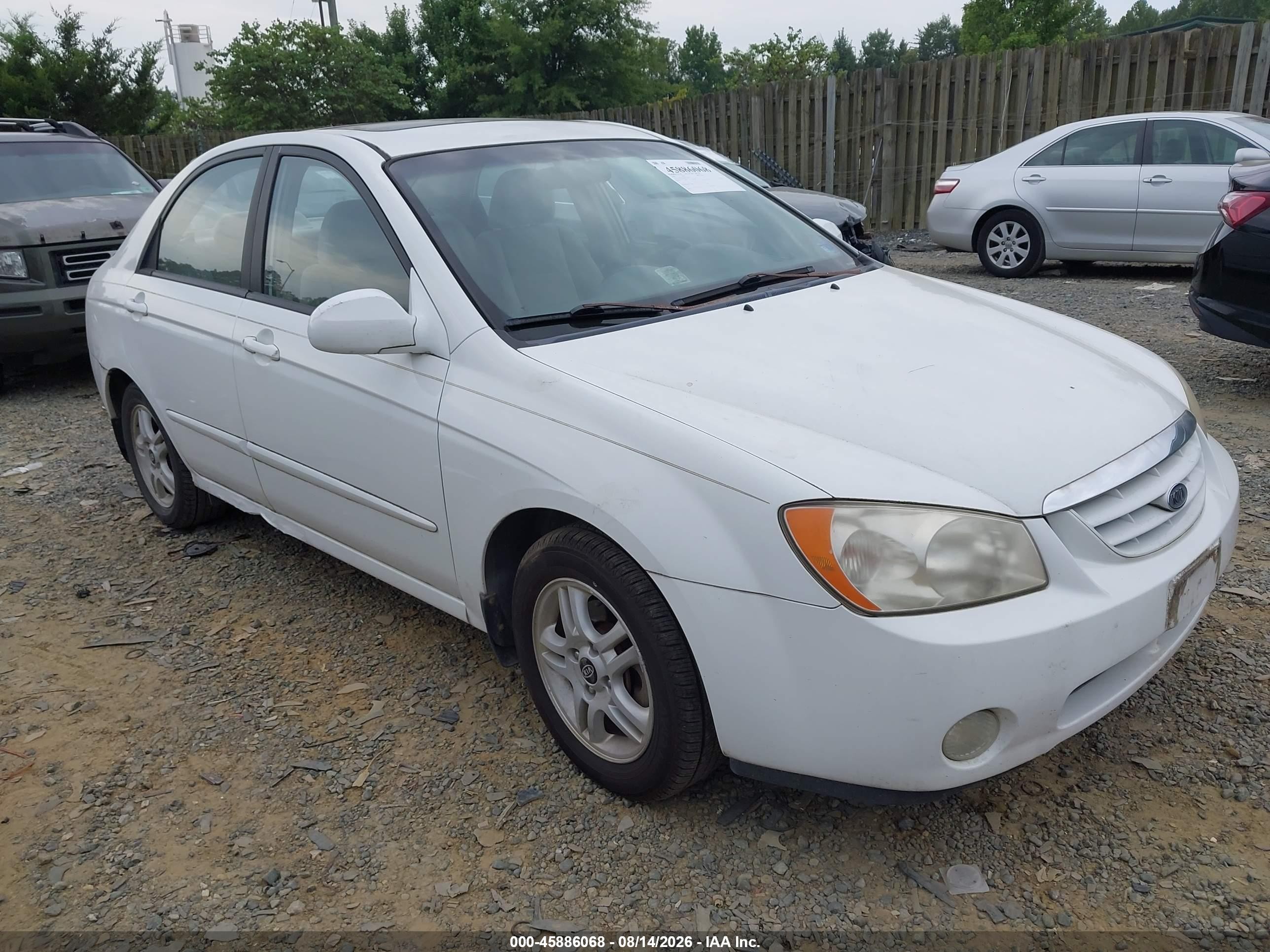 2005 Kia Spectra LX, VIN KNAFE121855134107 — Normal wear